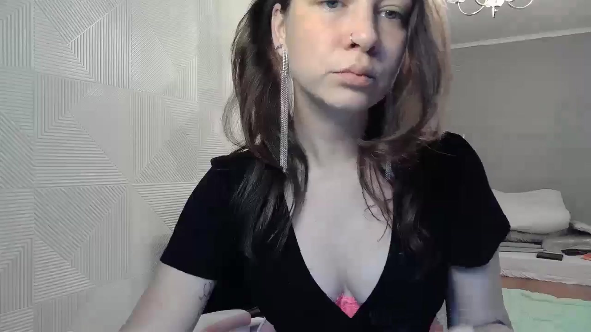 Gallery image thumbnail from Qi_ra's myfreecams stream on, 08/23/2025, 05:56 image 15 of 20