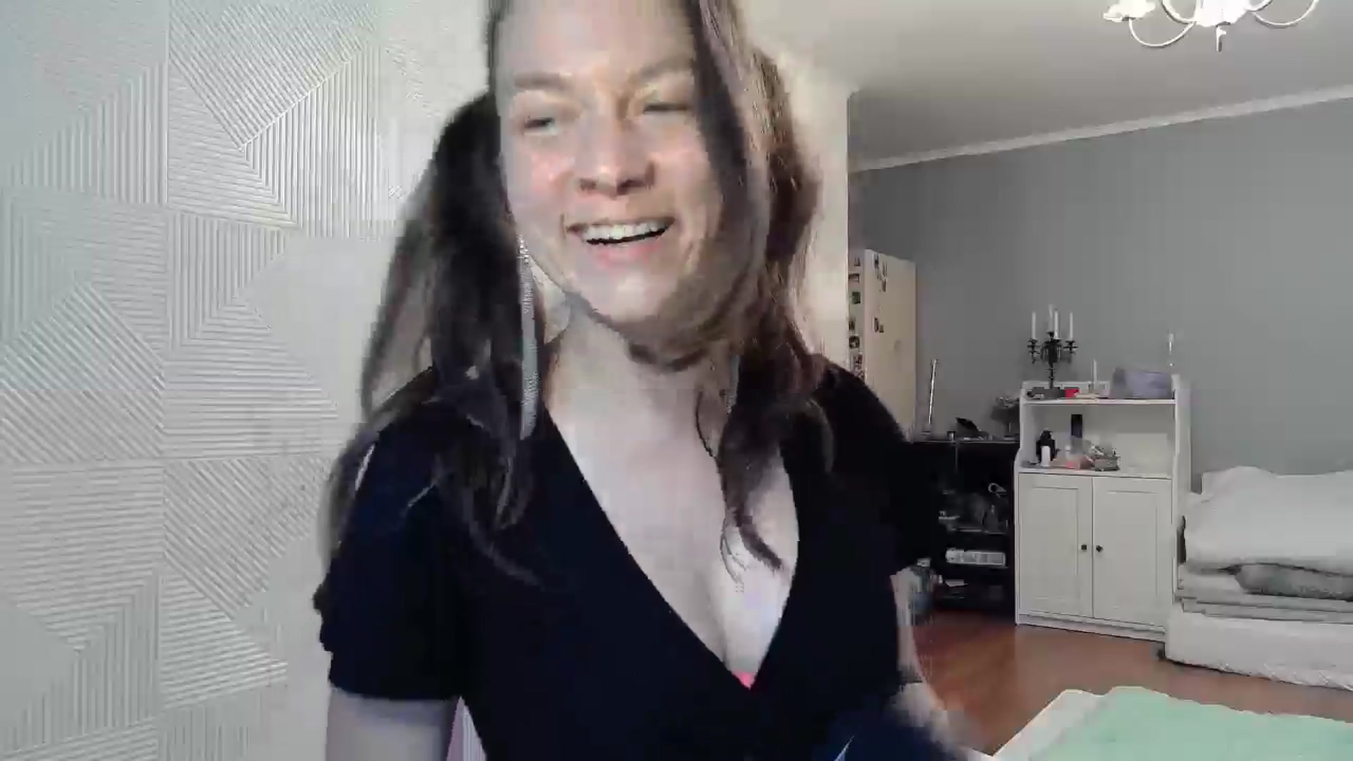 Gallery image thumbnail from Qi_ra's myfreecams stream on, 08/23/2025, 08:47 image 10 of 20