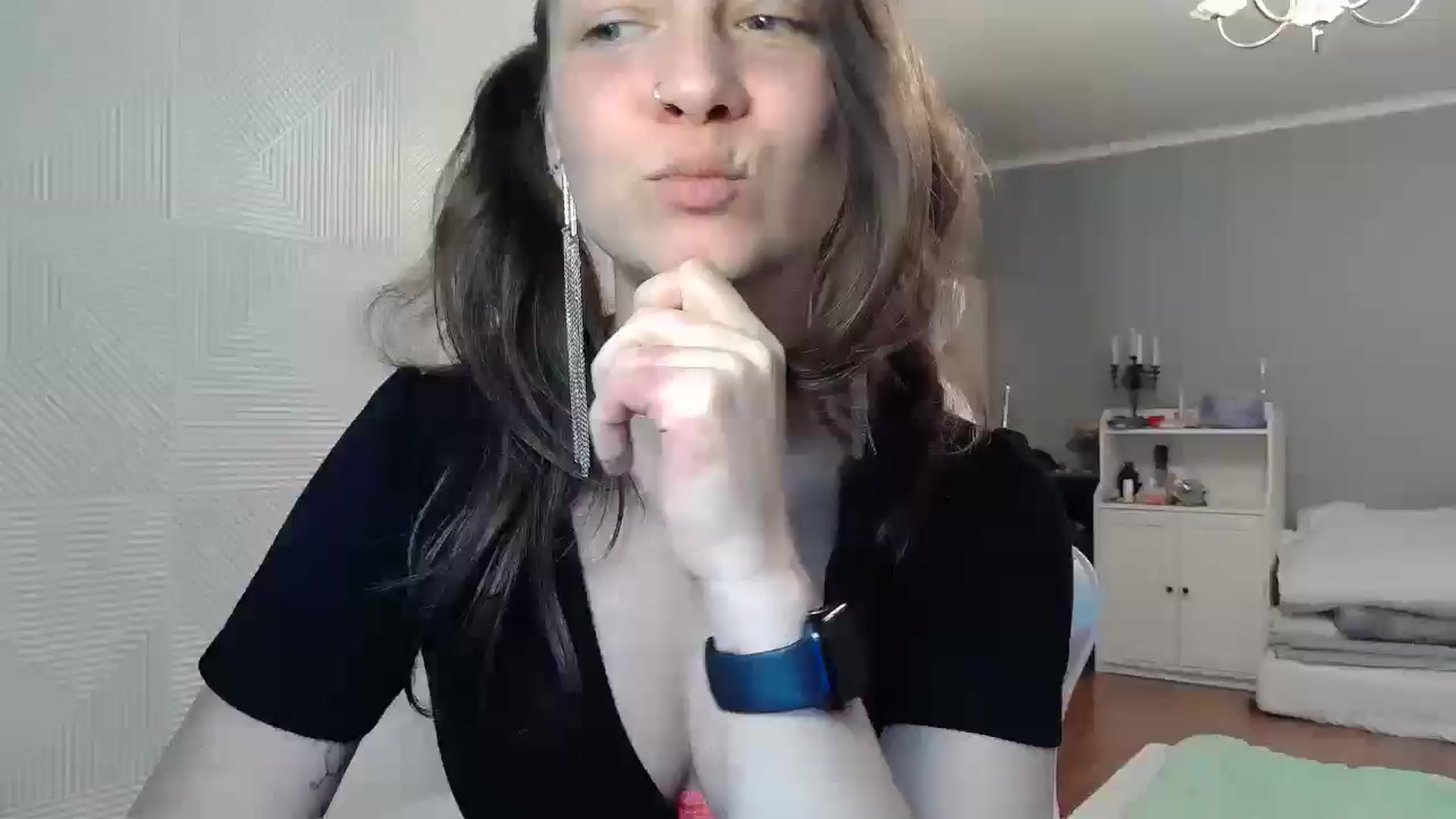 Gallery image thumbnail from Qi_ra's myfreecams stream on, 08/23/2025, 09:29 image 13 of 20