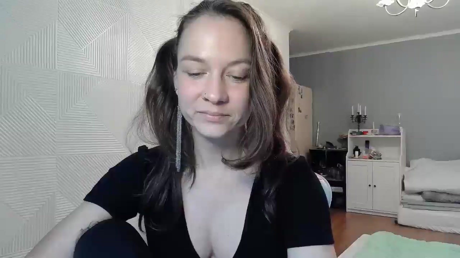 Gallery image thumbnail from Qi_ra's myfreecams stream on, 08/23/2025, 09:29 image 16 of 20