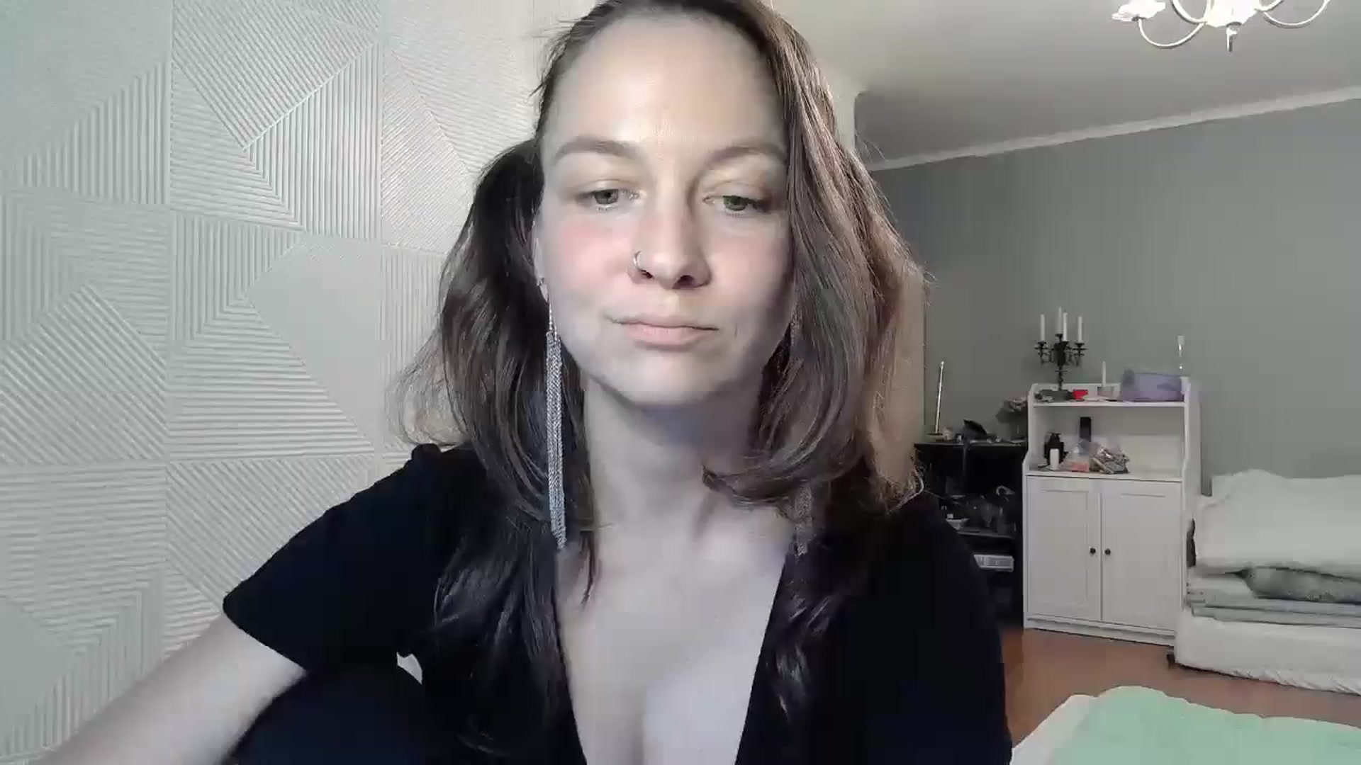 Gallery image thumbnail from Qi_ra's myfreecams stream on, 08/23/2025, 09:29 image 17 of 20
