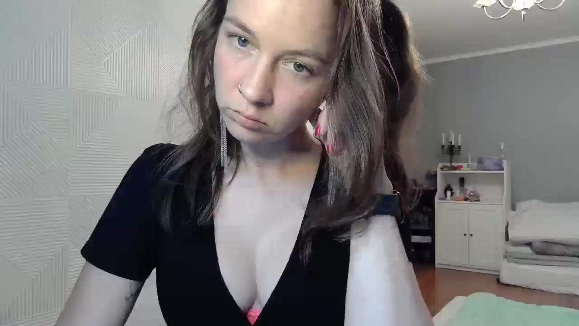 Gallery image thumbnail from Qi_ra's myfreecams stream on, 08/23/2025, 09:29 image 4 of 20