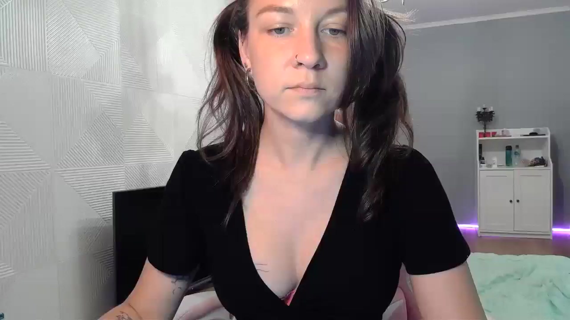 Gallery image thumbnail from Qi_ra's myfreecams stream on, 09/06/2025, 07:10 image 15 of 20
