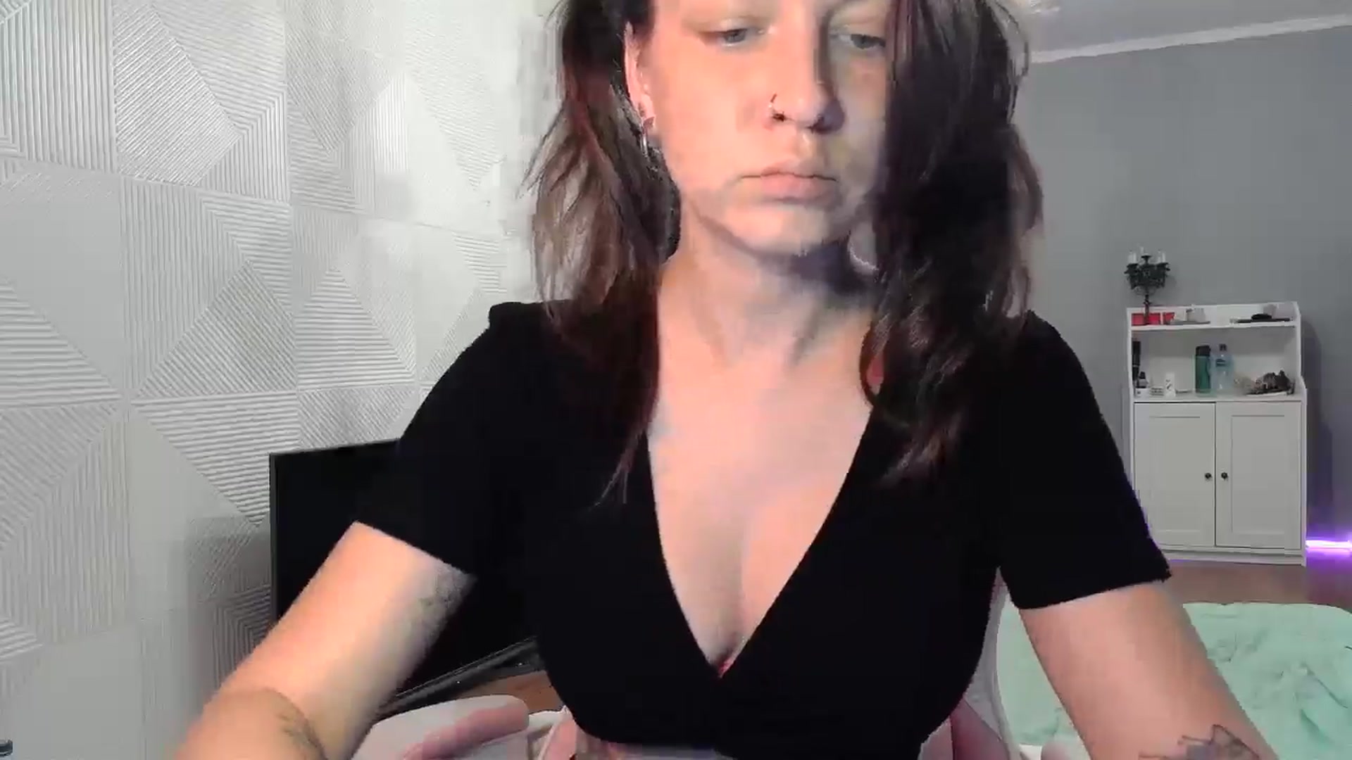 Gallery image thumbnail from Qi_ra's myfreecams stream on, 09/06/2025, 07:45 image 2 of 20