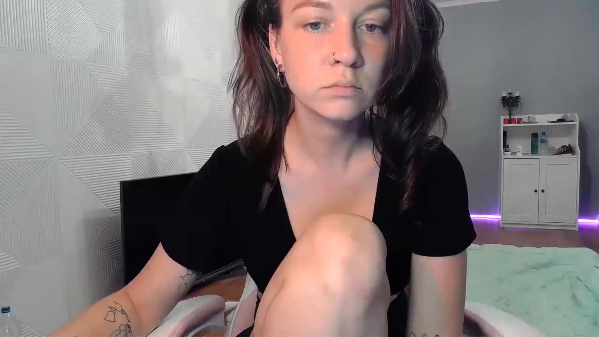 Gallery image thumbnail from Qi_ra's myfreecams stream on, 09/06/2025, 08:18 image 16 of 20