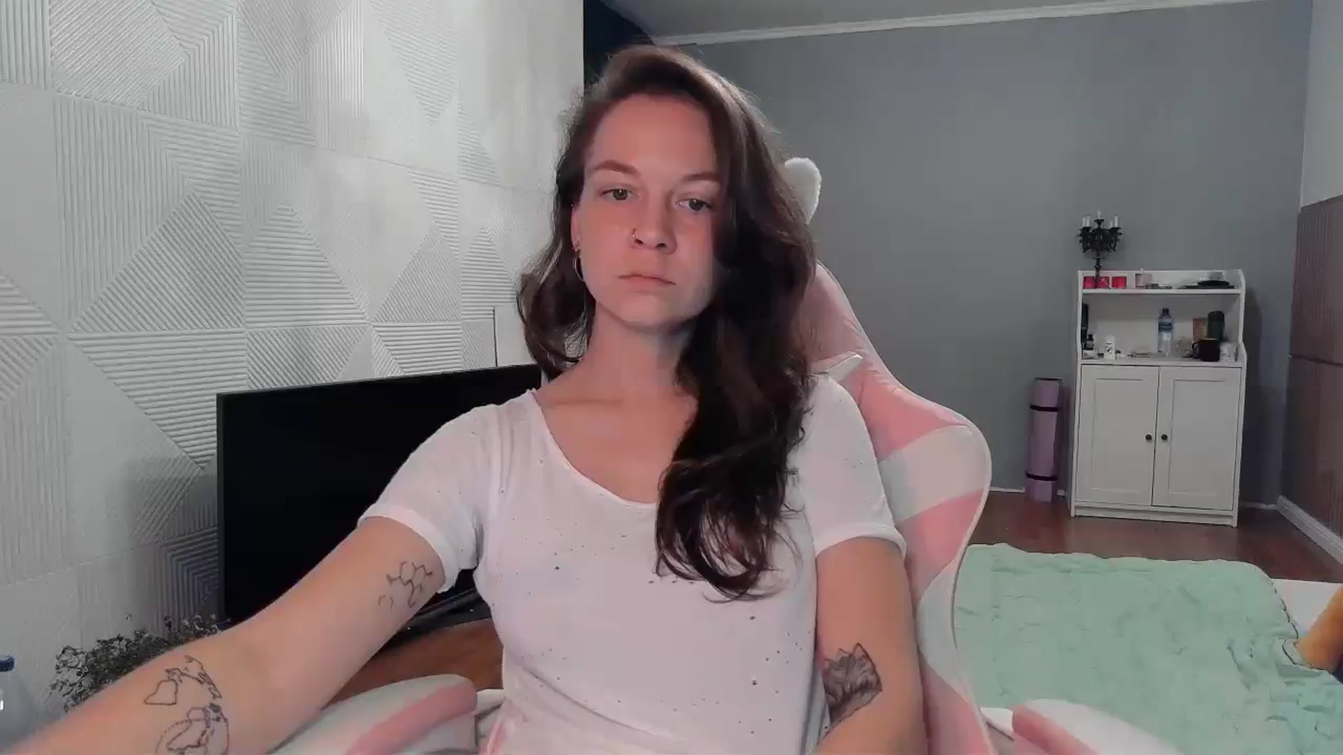 Gallery image thumbnail from Qi_ra's myfreecams stream on, 09/08/2025, 07:04 image 17 of 20