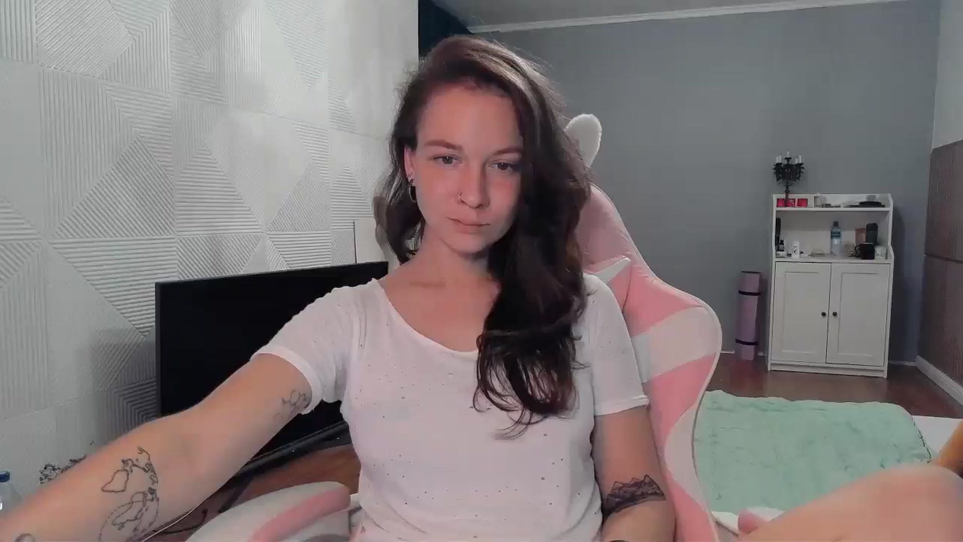 Gallery image thumbnail from Qi_ra's myfreecams stream on, 09/08/2025, 07:04 image 15 of 20