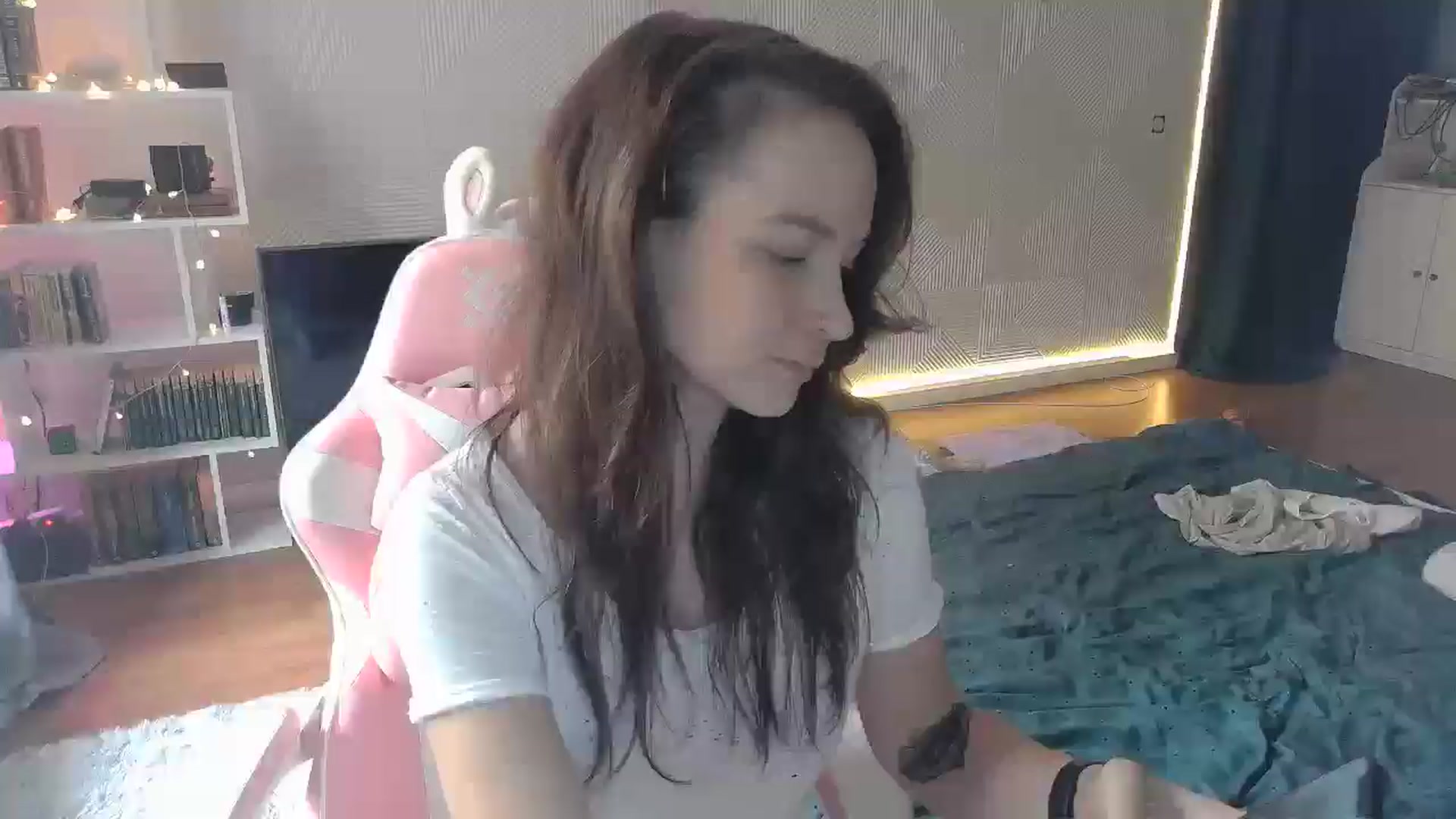 Gallery image thumbnail from Qi_ra's myfreecams stream on, 10/11/2025, 10:25 image 8 of 20