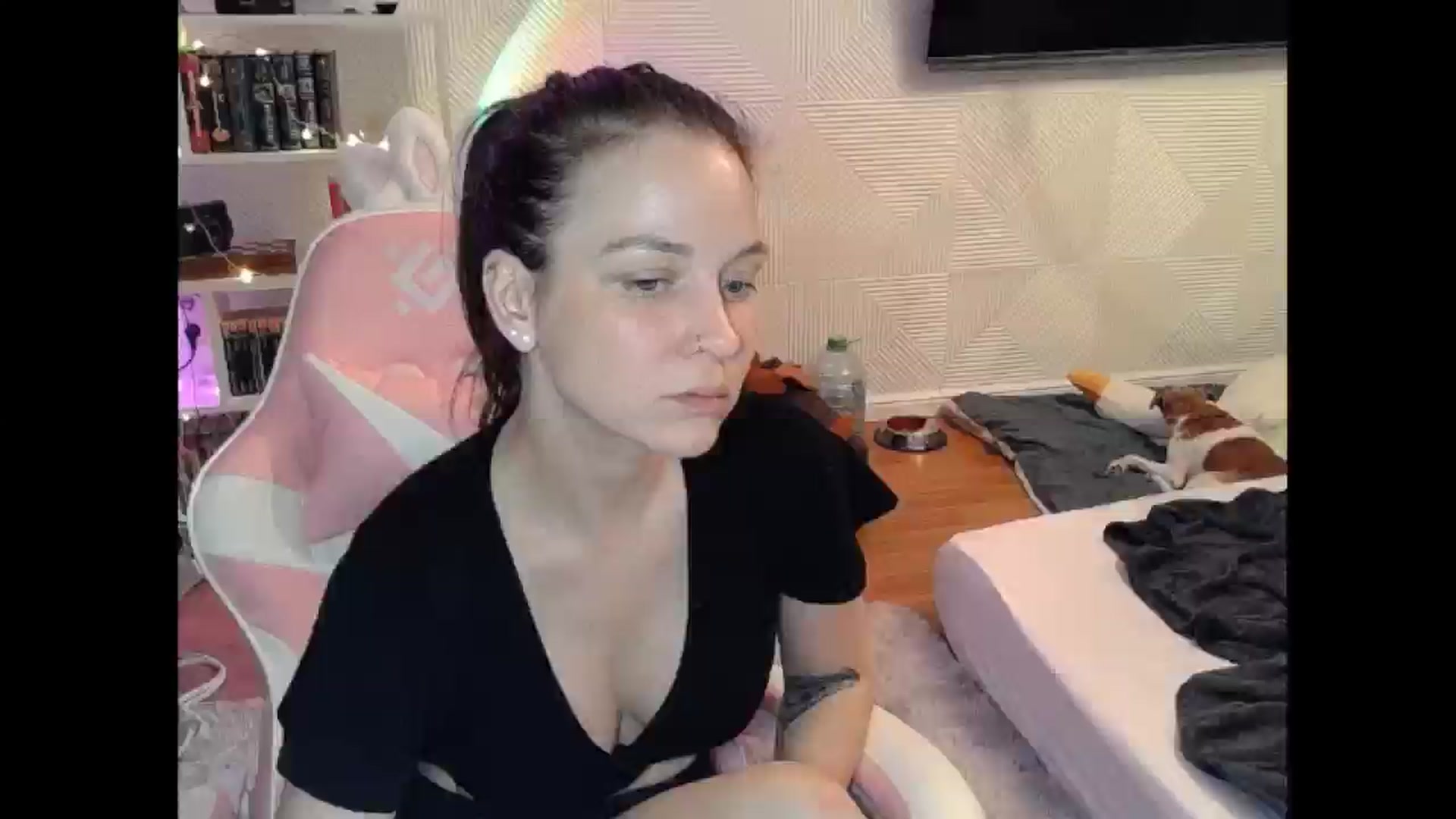 Gallery image thumbnail from Qi_ra's myfreecams stream on, 11/21/2025, 23:37 image 20 of 20