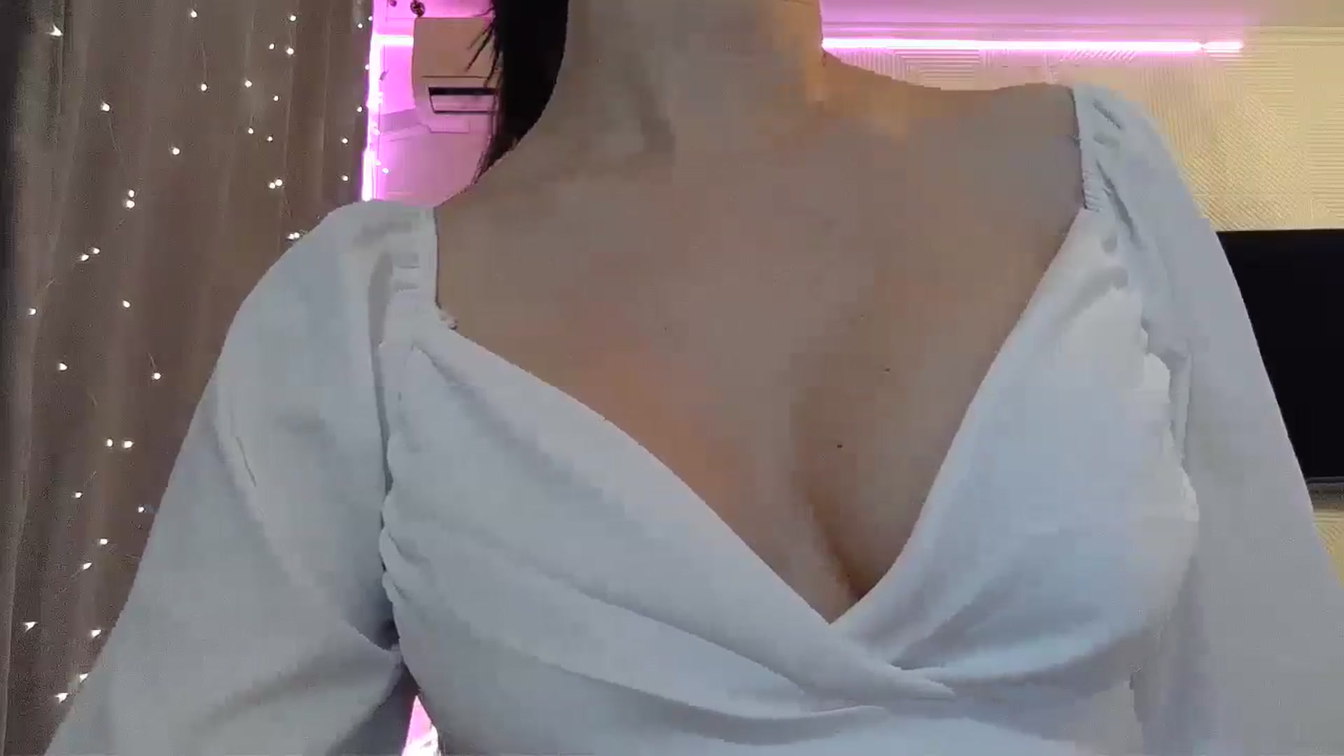 Gallery image thumbnail from Qi_ra's myfreecams stream on, 12/14/2025, 22:30 image 5 of 20