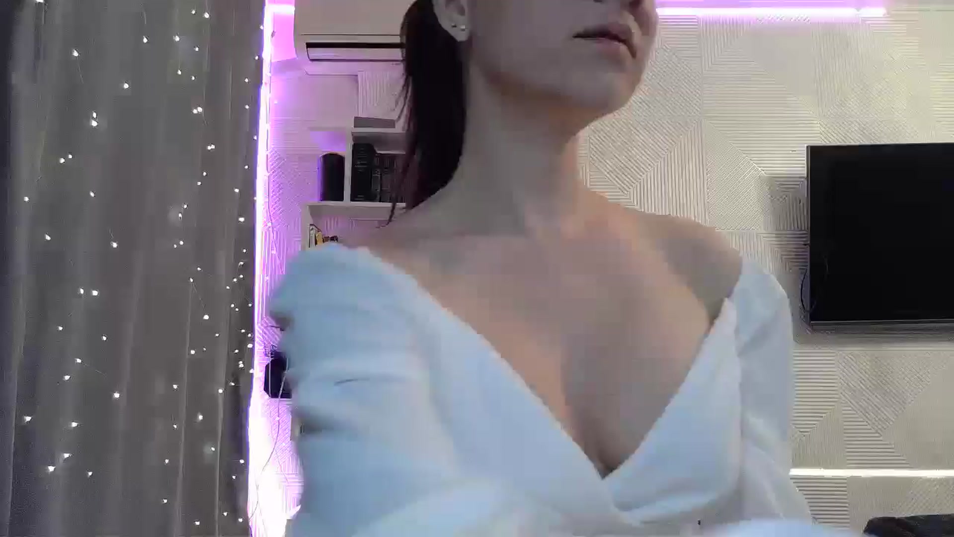 Gallery image thumbnail from Qi_ra's myfreecams stream on, 12/14/2025, 22:30 image 9 of 20