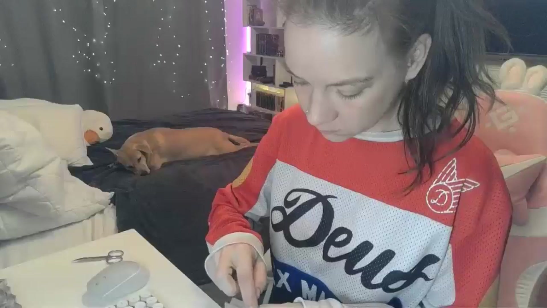 Gallery image thumbnail from Qi_ra's myfreecams stream on, 12/22/2025, 24:30 image 6 of 20