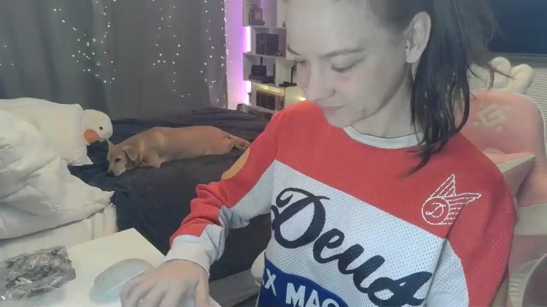 Gallery image thumbnail from Qi_ra's myfreecams stream on, 12/22/2025, 24:30 image 4 of 20