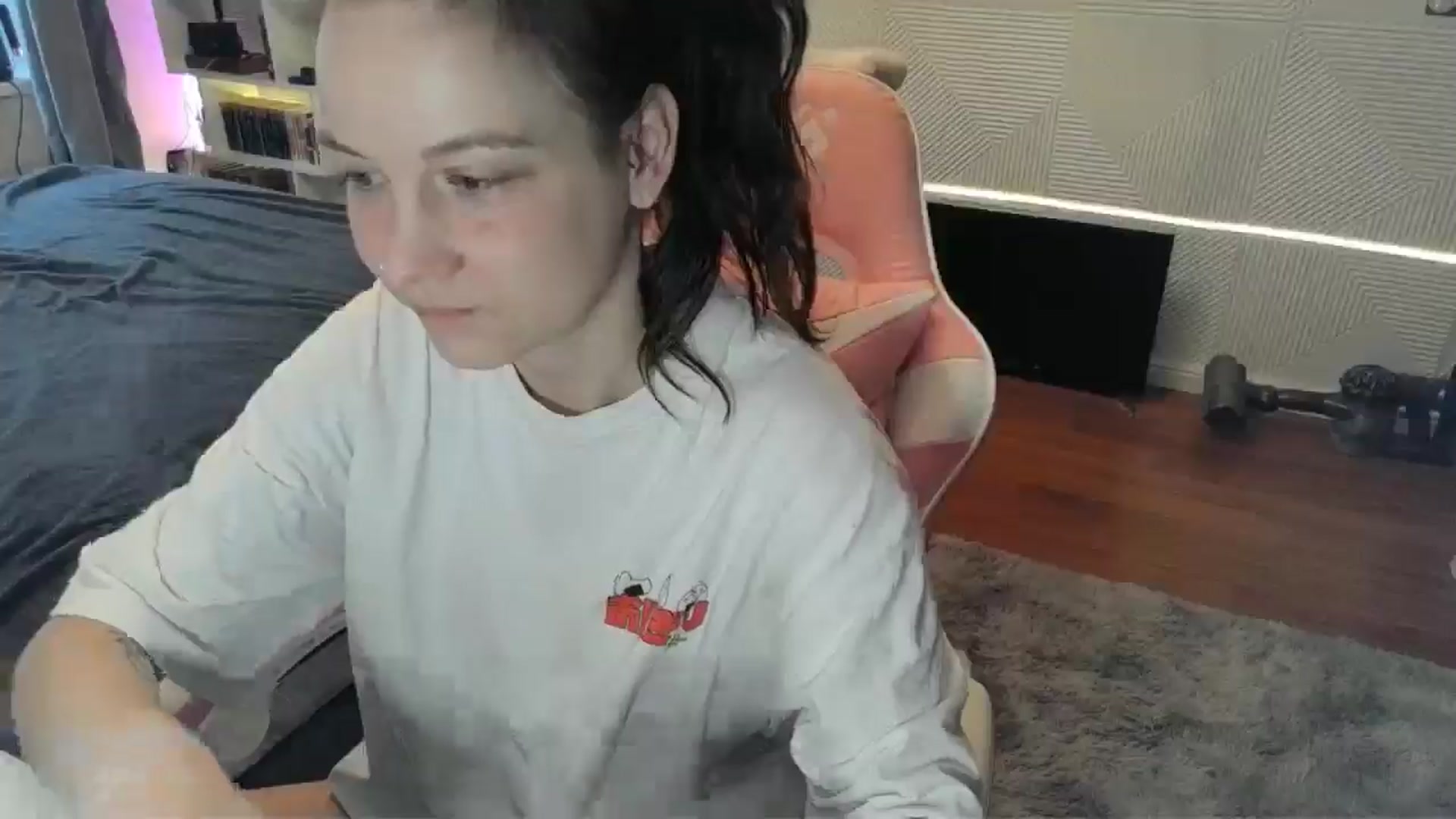 Gallery image thumbnail from Qi_ra's myfreecams stream on, 12/28/2025, 09:49 image 2 of 20