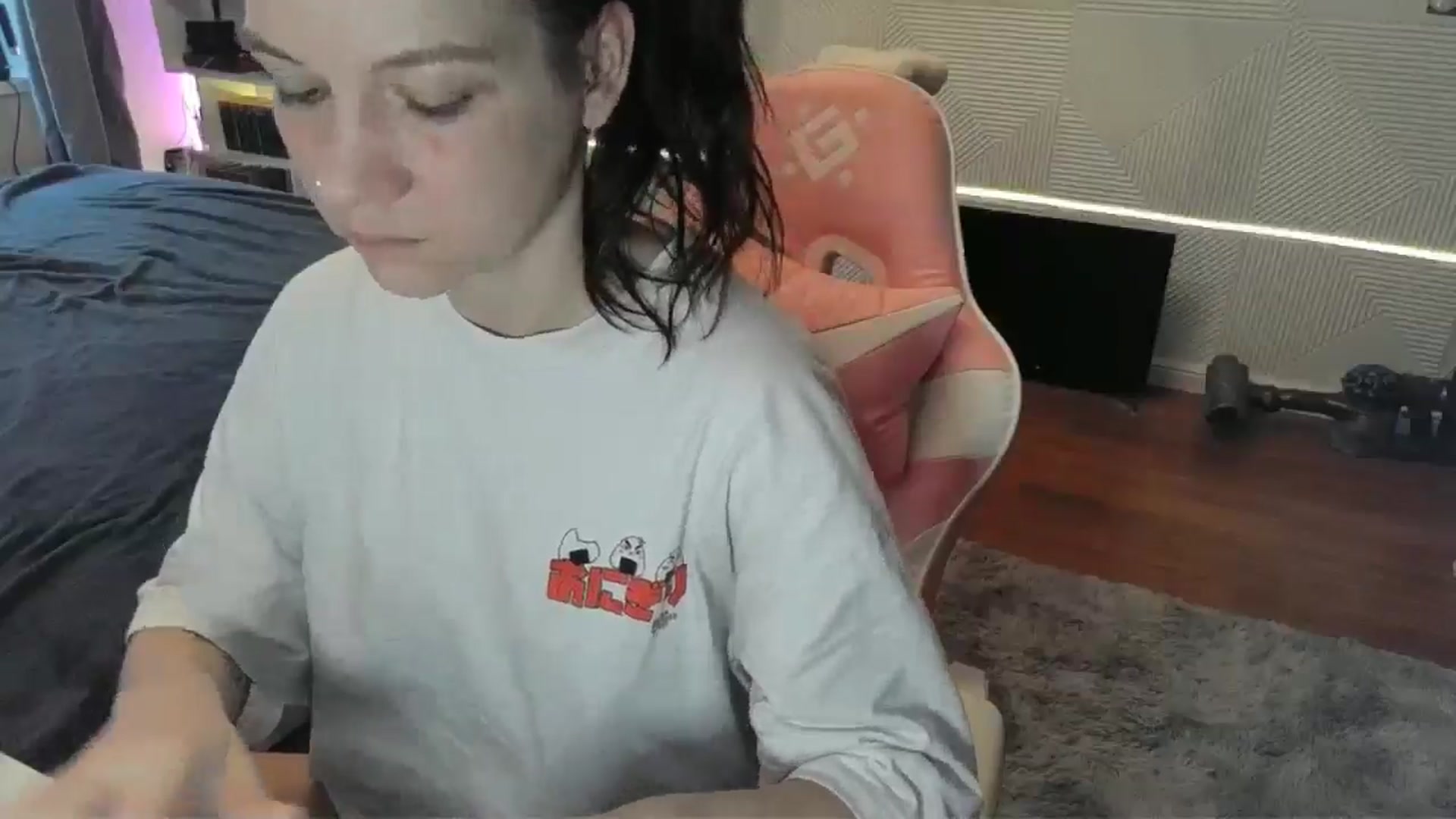 Gallery image thumbnail from Qi_ra's myfreecams stream on, 12/28/2025, 09:49 image 8 of 20
