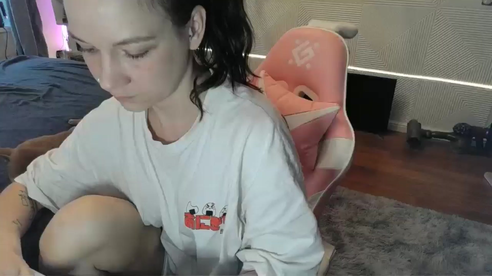Gallery image thumbnail from Qi_ra's myfreecams stream on, 12/28/2025, 09:49 image 18 of 20