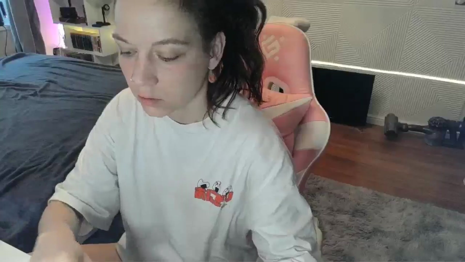 Gallery image thumbnail from Qi_ra's myfreecams stream on, 12/28/2025, 09:49 image 4 of 20