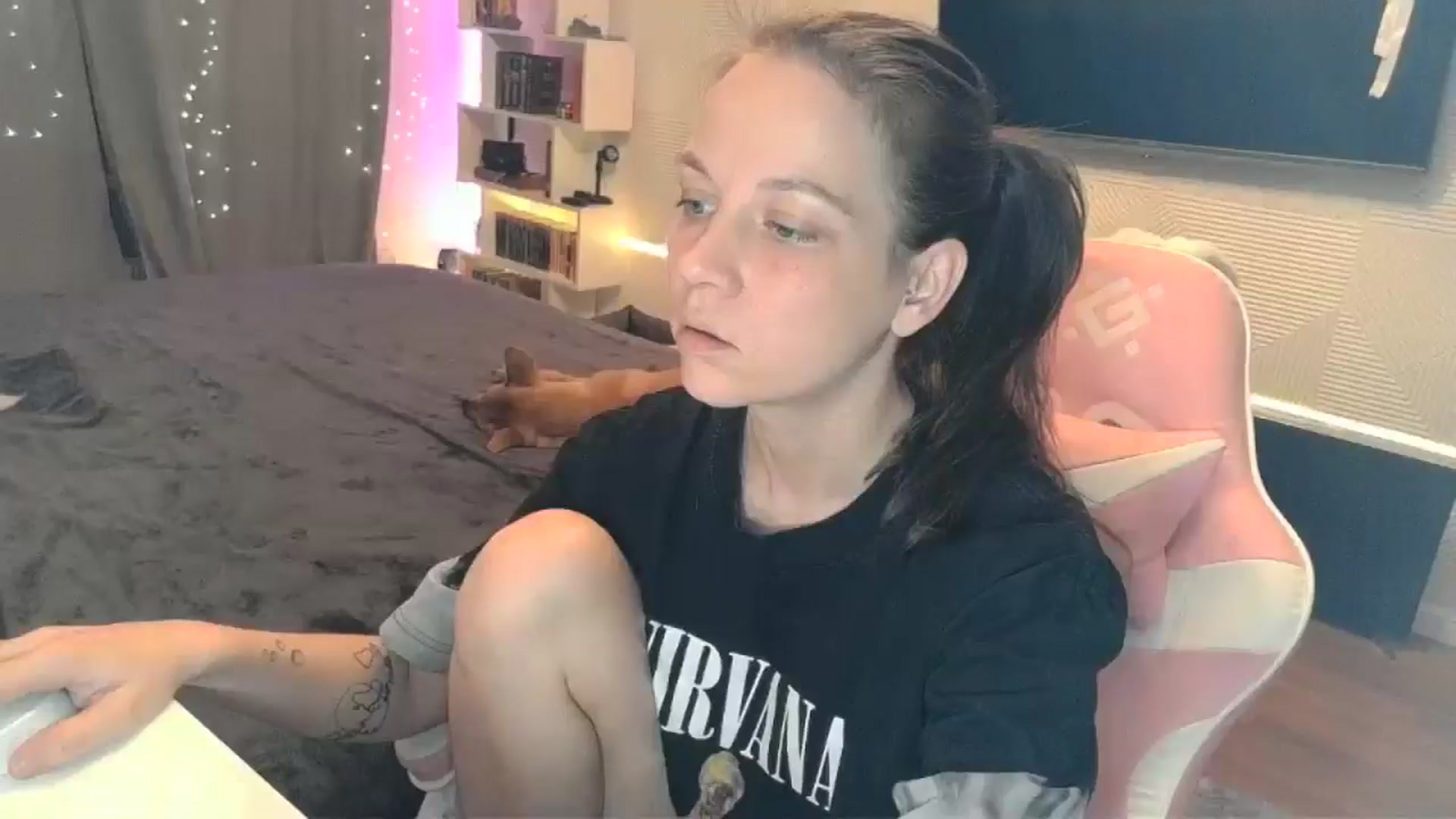 Gallery image thumbnail from Qi_ra's myfreecams stream on, 01/01/2026, 23:04 image 6 of 20