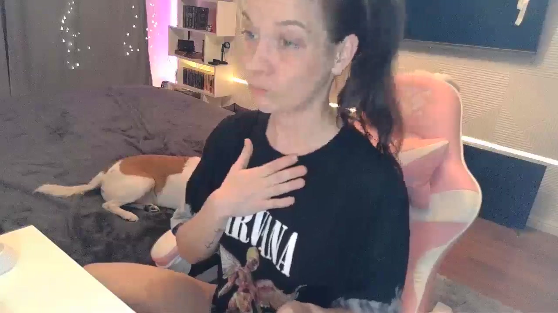 Gallery image thumbnail from Qi_ra's myfreecams stream on, 01/01/2026, 23:04 image 16 of 20
