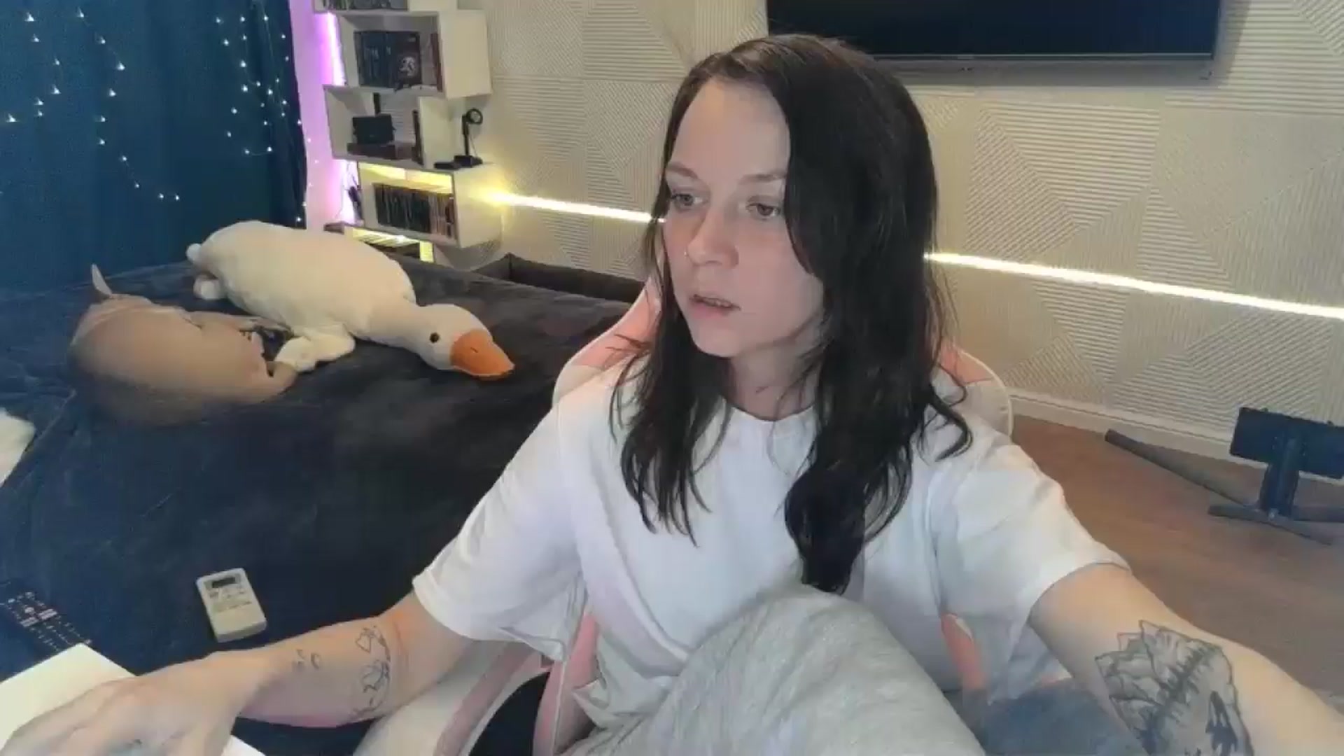 Gallery image thumbnail from Qi_ra's myfreecams stream on, 02/16/2026, 19:27 image 18 of 20