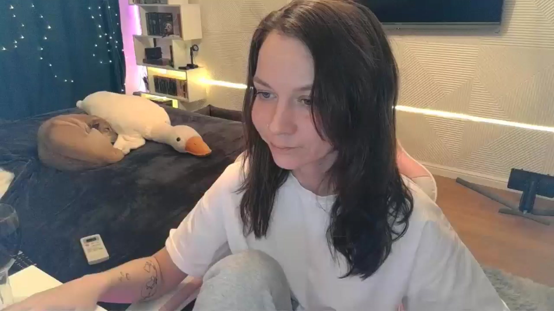 Gallery image thumbnail from Qi_ra's myfreecams stream on, 02/16/2026, 19:27 image 8 of 20