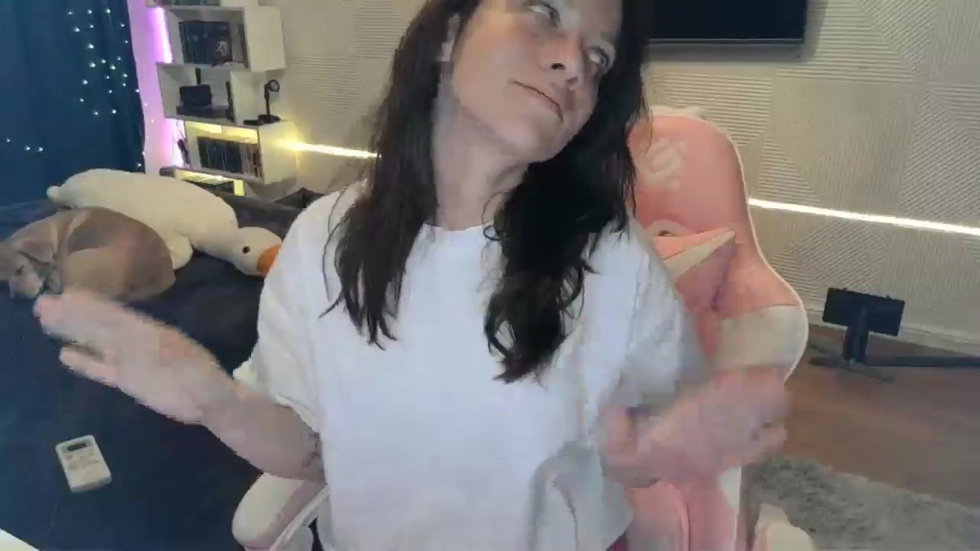 Gallery image thumbnail from Qi_ra's myfreecams stream on, 02/16/2026, 19:50 image 13 of 20