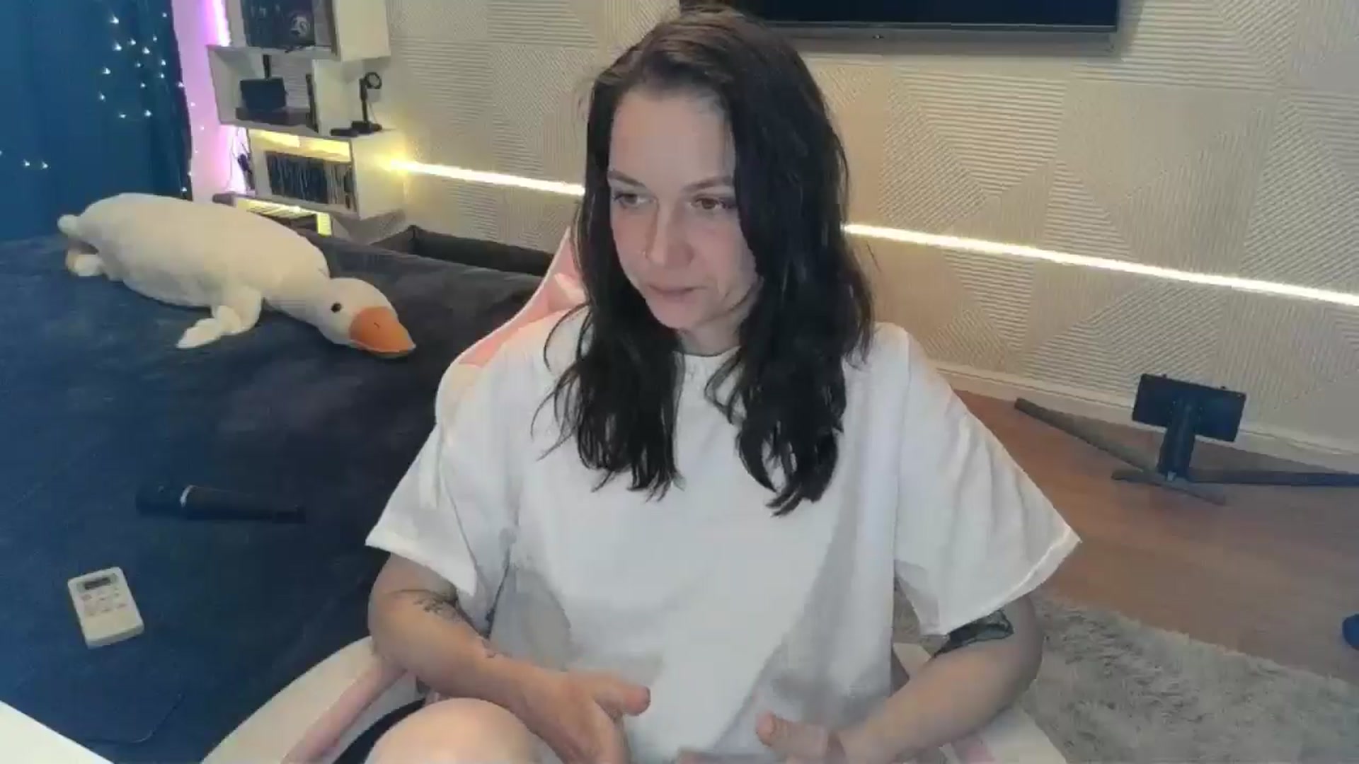 Gallery image thumbnail from Qi_ra's myfreecams stream on, 02/16/2026, 21:36 image 11 of 20