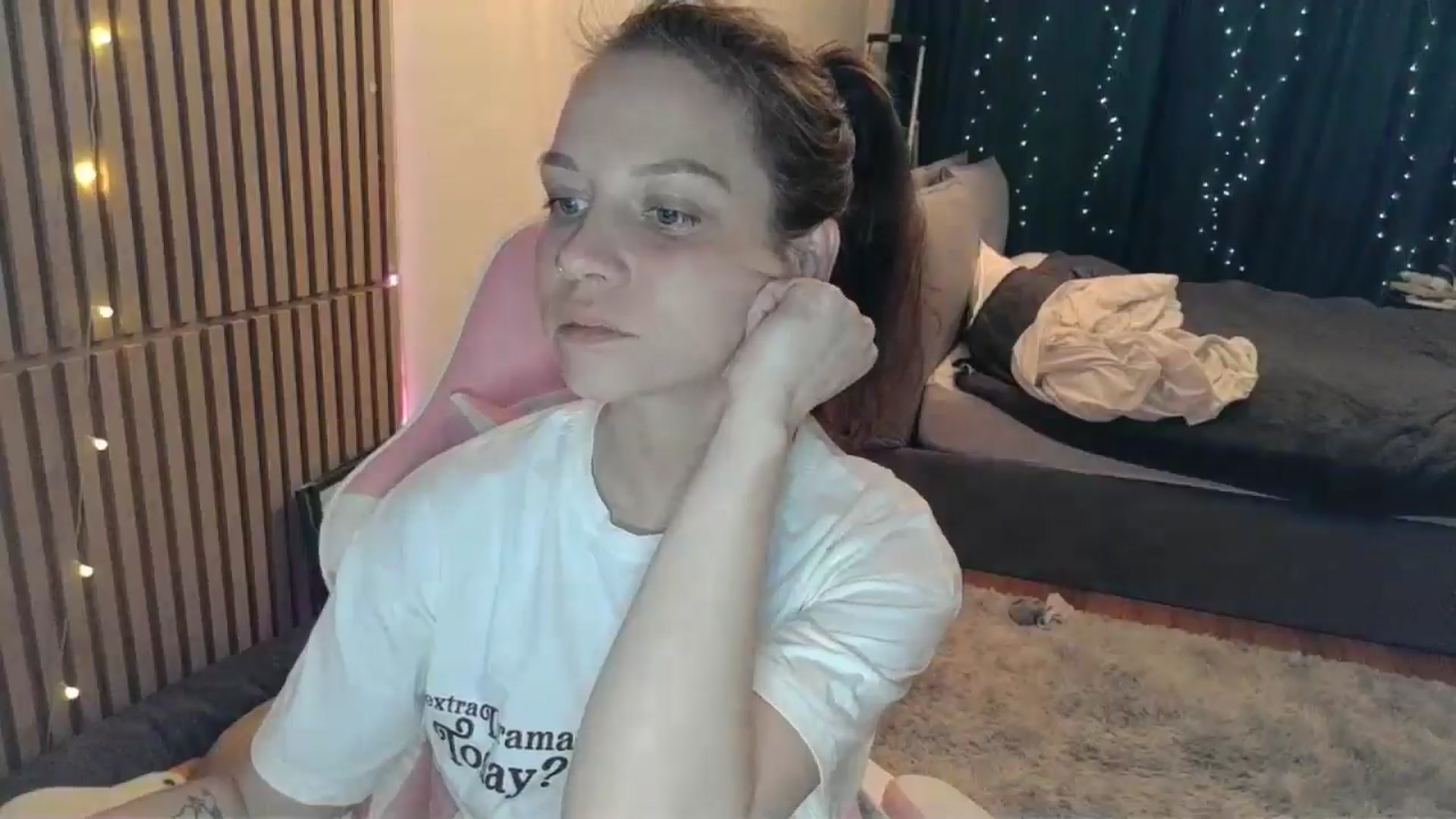 Gallery image thumbnail from Qi_ra's myfreecams stream on, 02/28/2026, 20:11 image 11 of 20
