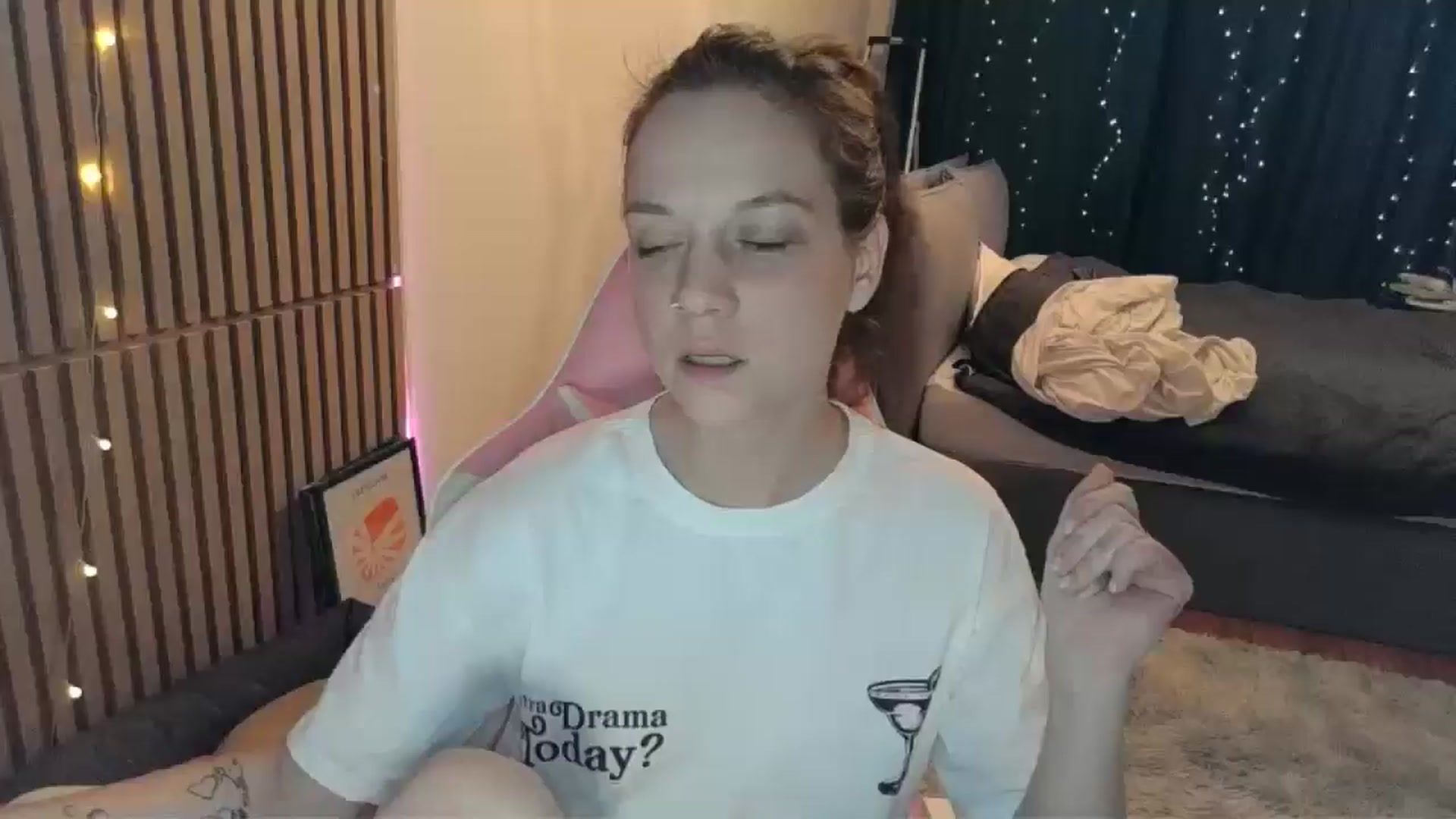 Gallery image thumbnail from Qi_ra's myfreecams stream on, 02/28/2026, 20:11 image 14 of 20
