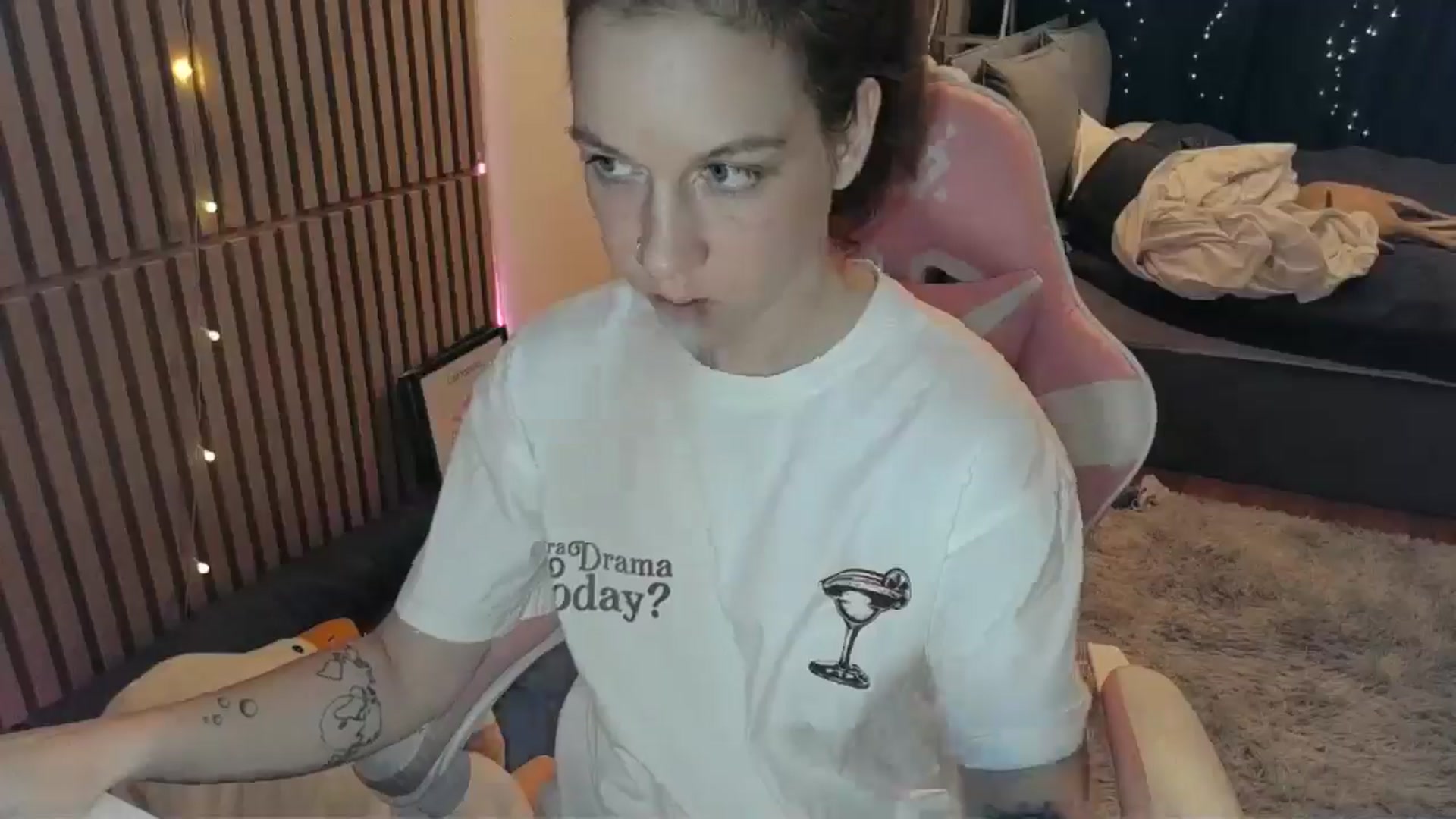 Gallery image thumbnail from Qi_ra's myfreecams stream on, 02/28/2026, 22:56 image 15 of 20