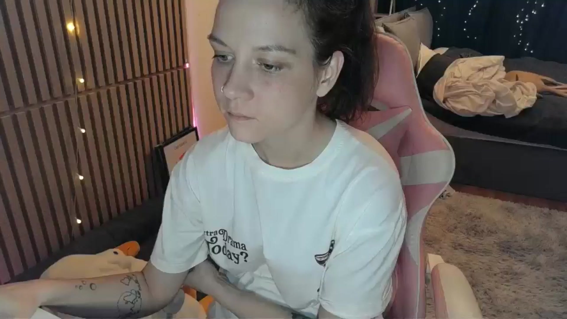 Gallery image thumbnail from Qi_ra's myfreecams stream on, 02/28/2026, 22:56 image 19 of 20