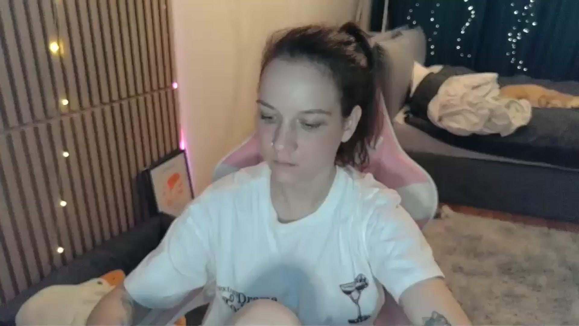 Gallery image thumbnail from Qi_ra's myfreecams stream on, 03/01/2026, 24:15 image 3 of 20