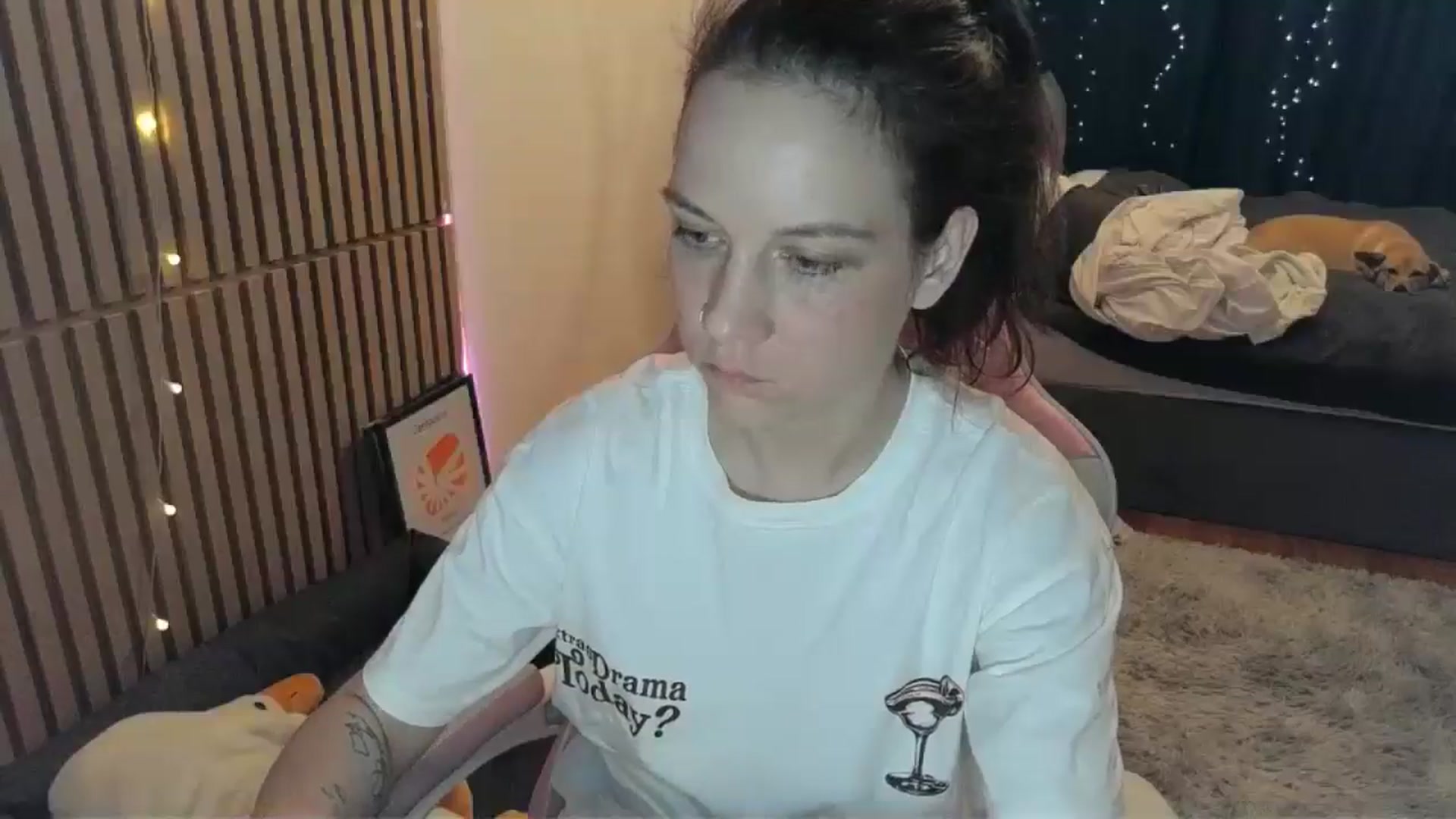 Gallery image thumbnail from Qi_ra's myfreecams stream on, 03/01/2026, 24:15 image 12 of 20