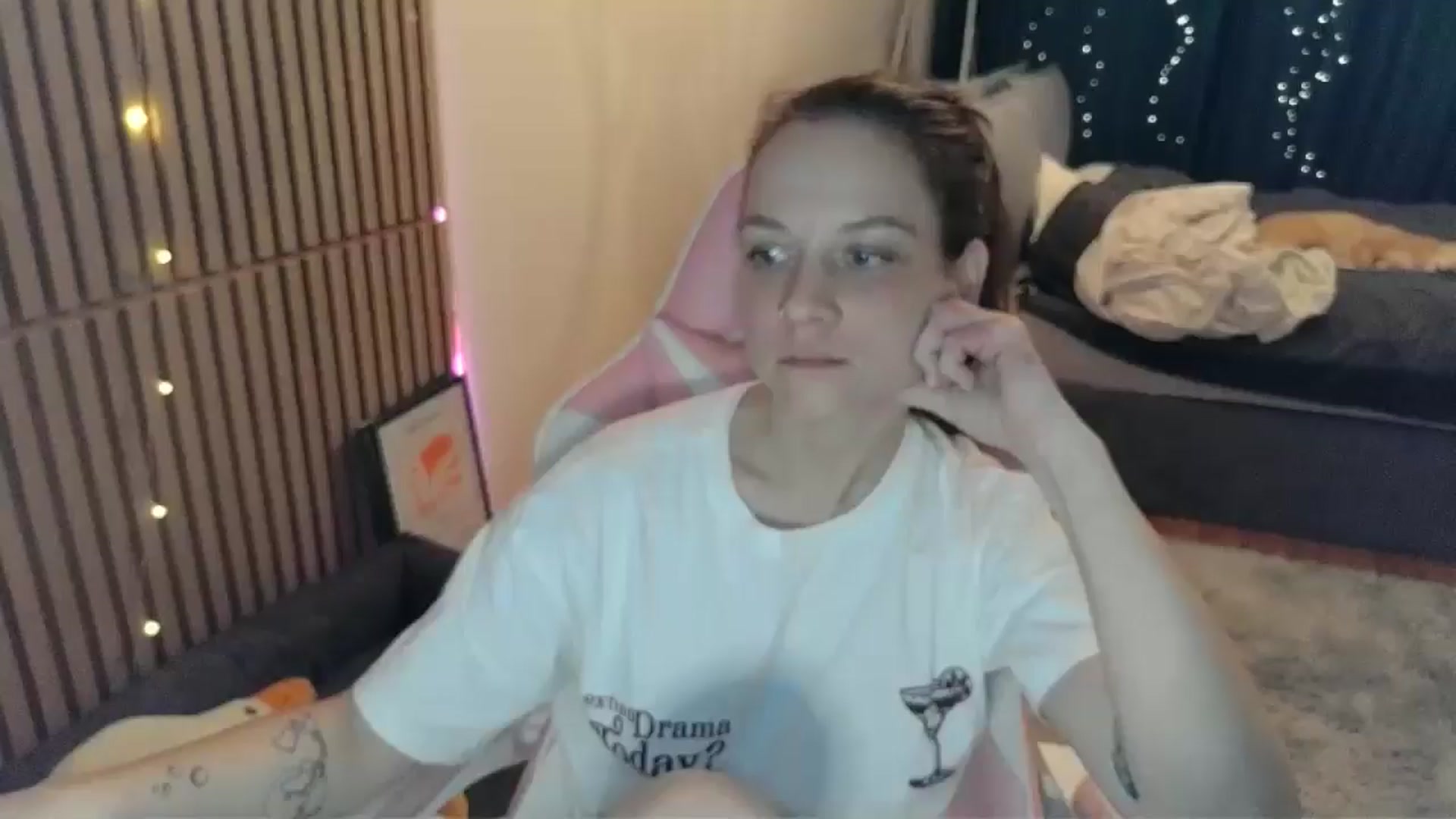 Gallery image thumbnail from Qi_ra's myfreecams stream on, 03/01/2026, 24:15 image 1 of 20