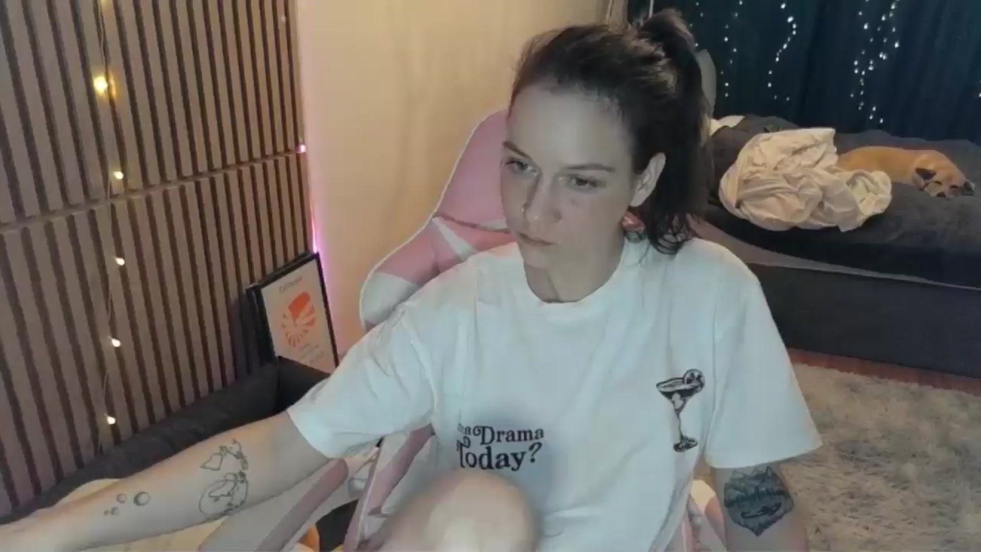 Gallery image thumbnail from Qi_ra's myfreecams stream on, 03/01/2026, 24:15 image 19 of 20