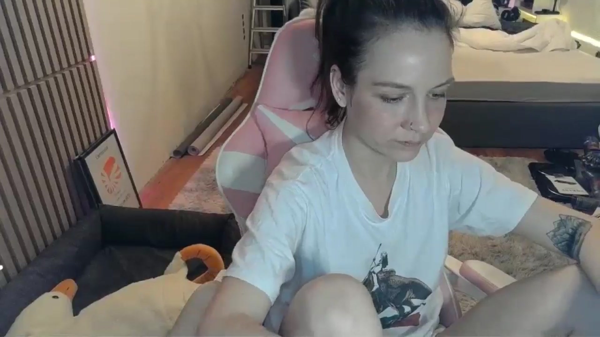 Gallery image thumbnail from Qi_ra's myfreecams stream on, 03/01/2026, 21:57 image 20 of 20