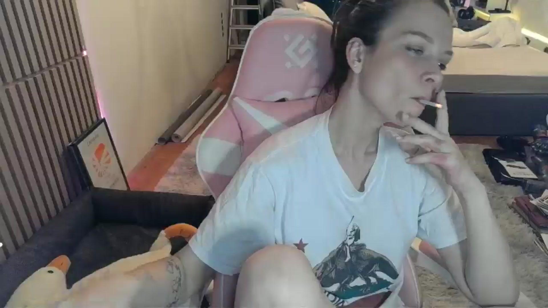 Gallery image thumbnail from Qi_ra's myfreecams stream on, 03/01/2026, 21:57 image 18 of 20