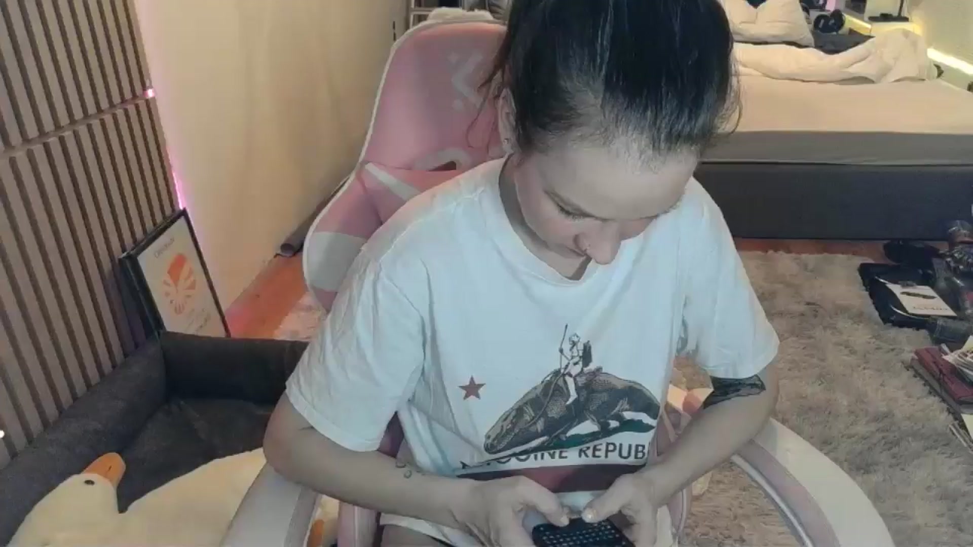 Gallery image thumbnail from Qi_ra's myfreecams stream on, 03/01/2026, 21:57 image 12 of 20