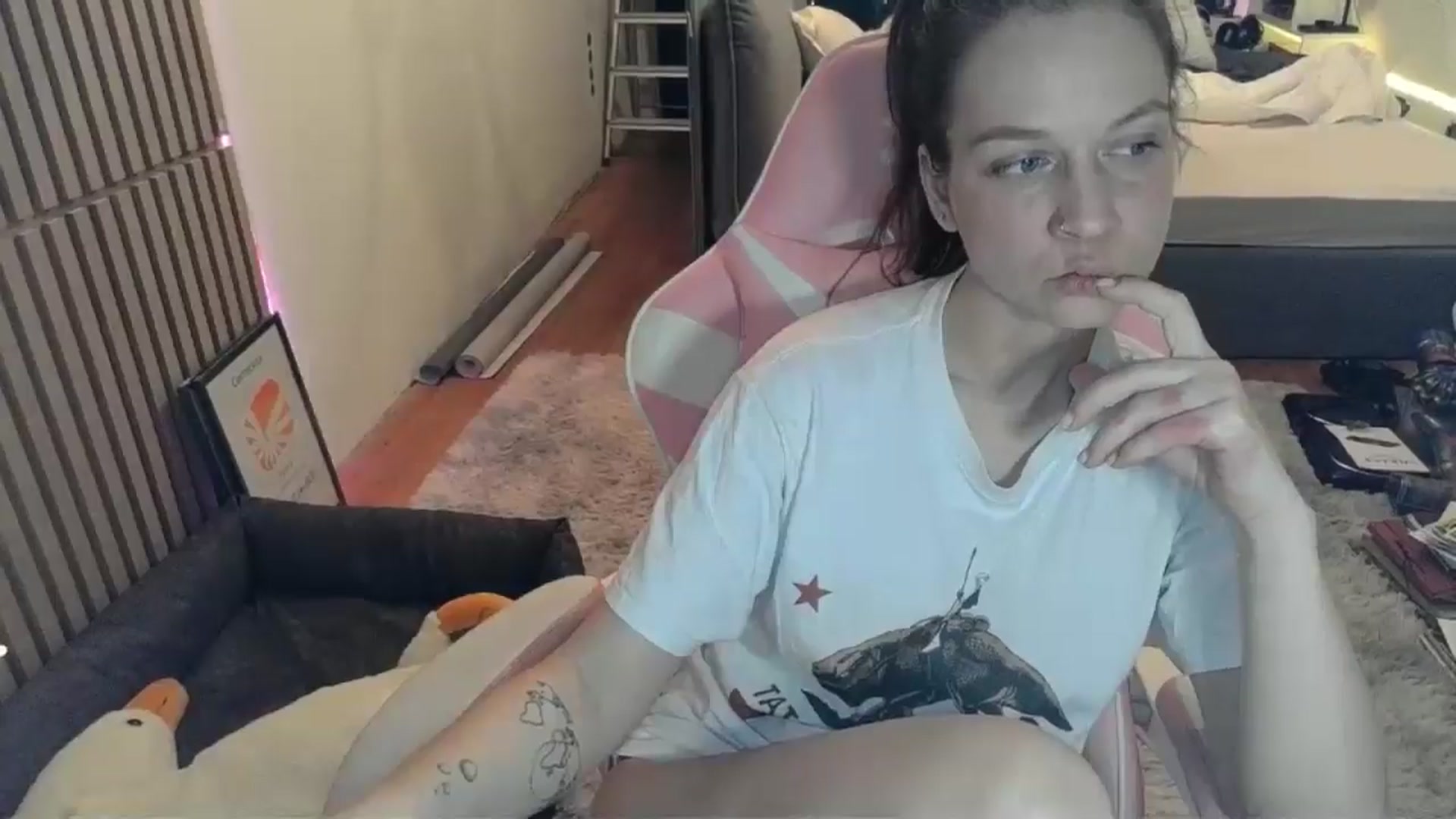 Gallery image thumbnail from Qi_ra's myfreecams stream on, 03/01/2026, 21:57 image 2 of 20