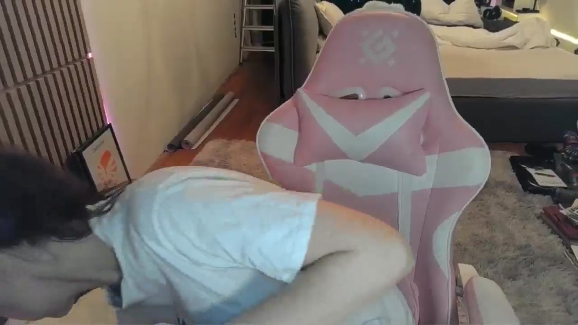 Gallery image thumbnail from Qi_ra's myfreecams stream on, 03/01/2026, 21:57 image 9 of 20