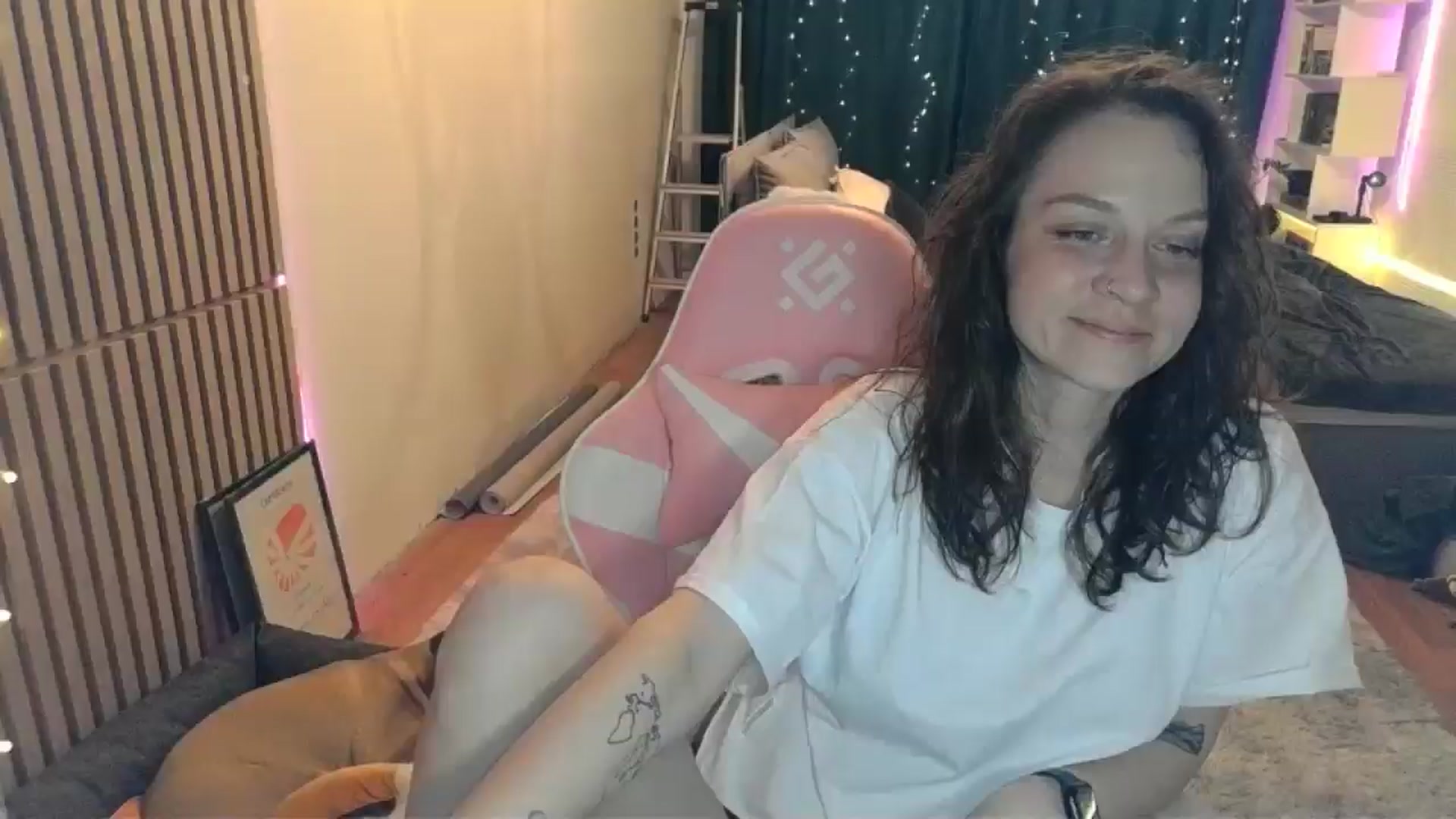 Gallery image thumbnail from Qi_ra's myfreecams stream on, 03/02/2026, 19:51 image 16 of 20
