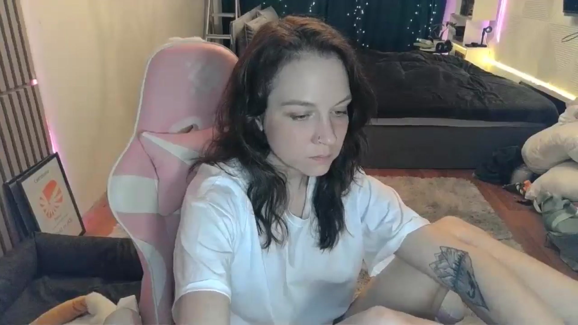 Gallery image thumbnail from Qi_ra's myfreecams stream on, 03/02/2026, 22:42 image 19 of 20