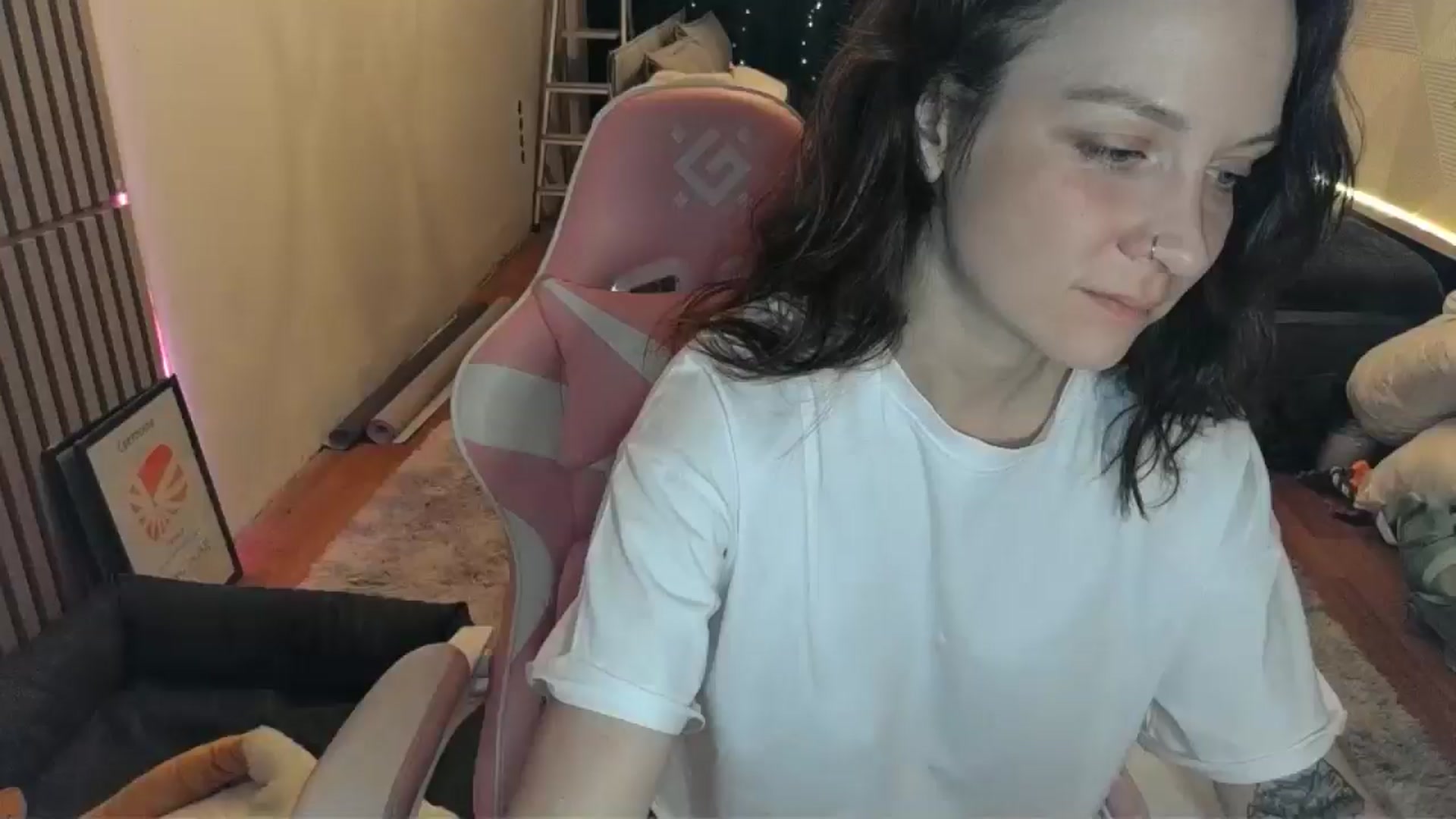 Gallery image thumbnail from Qi_ra's myfreecams stream on, 03/02/2026, 22:42 image 14 of 20