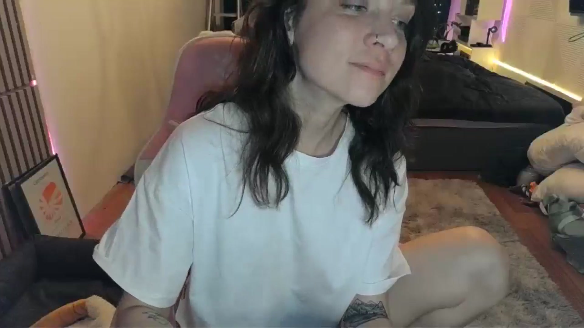 Gallery image thumbnail from Qi_ra's myfreecams stream on, 03/02/2026, 22:42 image 17 of 20