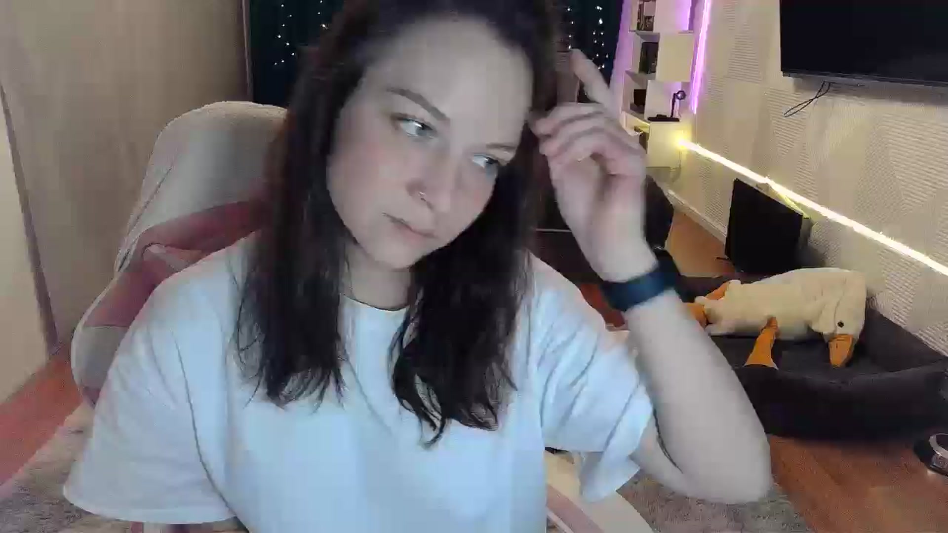 Gallery image thumbnail from Qi_ra's myfreecams stream on, 03/05/2026, 18:40 image 14 of 20