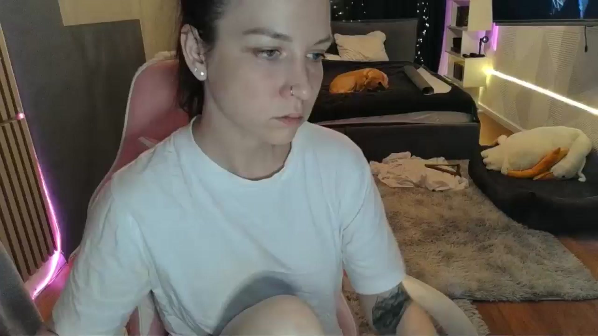 Gallery image thumbnail from Qi_ra's myfreecams stream on, 03/17/2026, 19:24 image 4 of 20