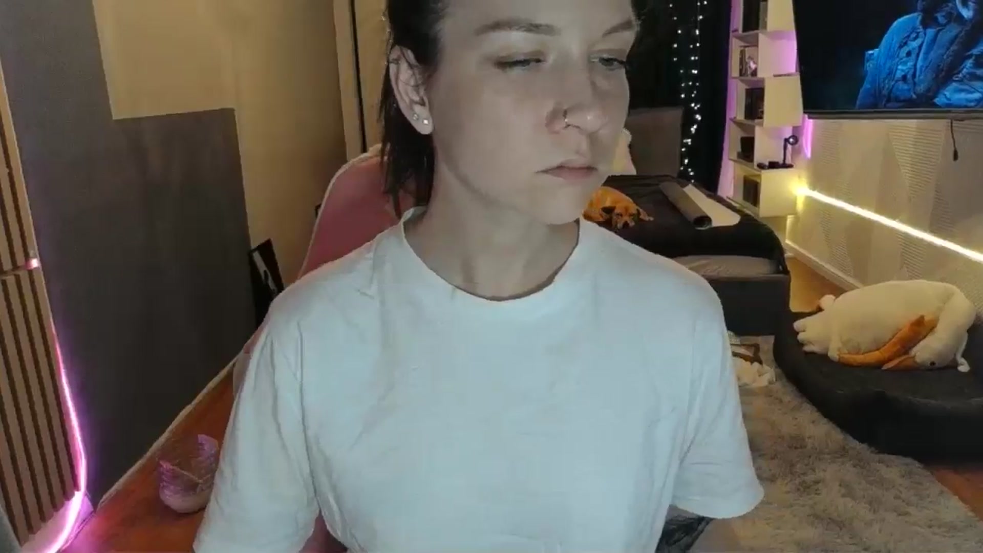 Gallery image thumbnail from Qi_ra's myfreecams stream on, 03/17/2026, 19:24 image 2 of 20