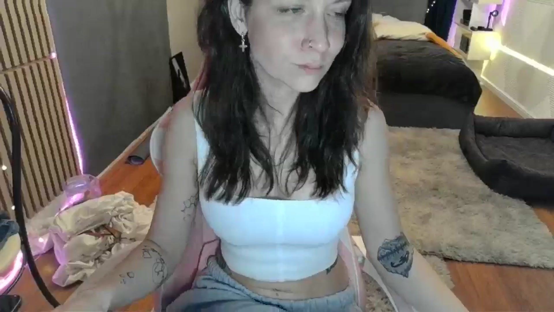 Gallery image thumbnail from Qi_ra's myfreecams stream on, 03/19/2026, 19:05 image 12 of 20