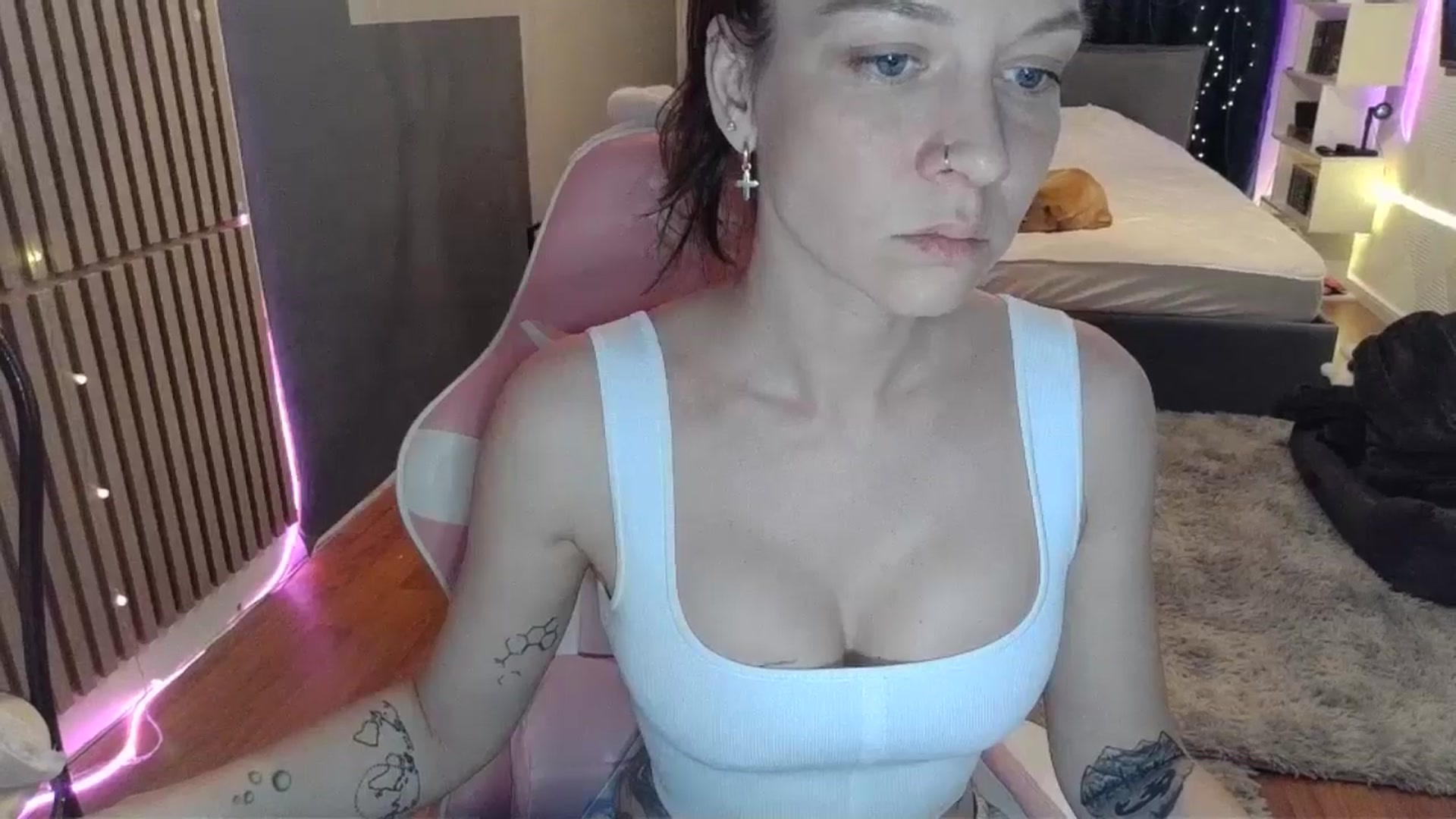 Gallery image thumbnail from Qi_ra's myfreecams stream on, 03/23/2026, 17:39 image 6 of 20