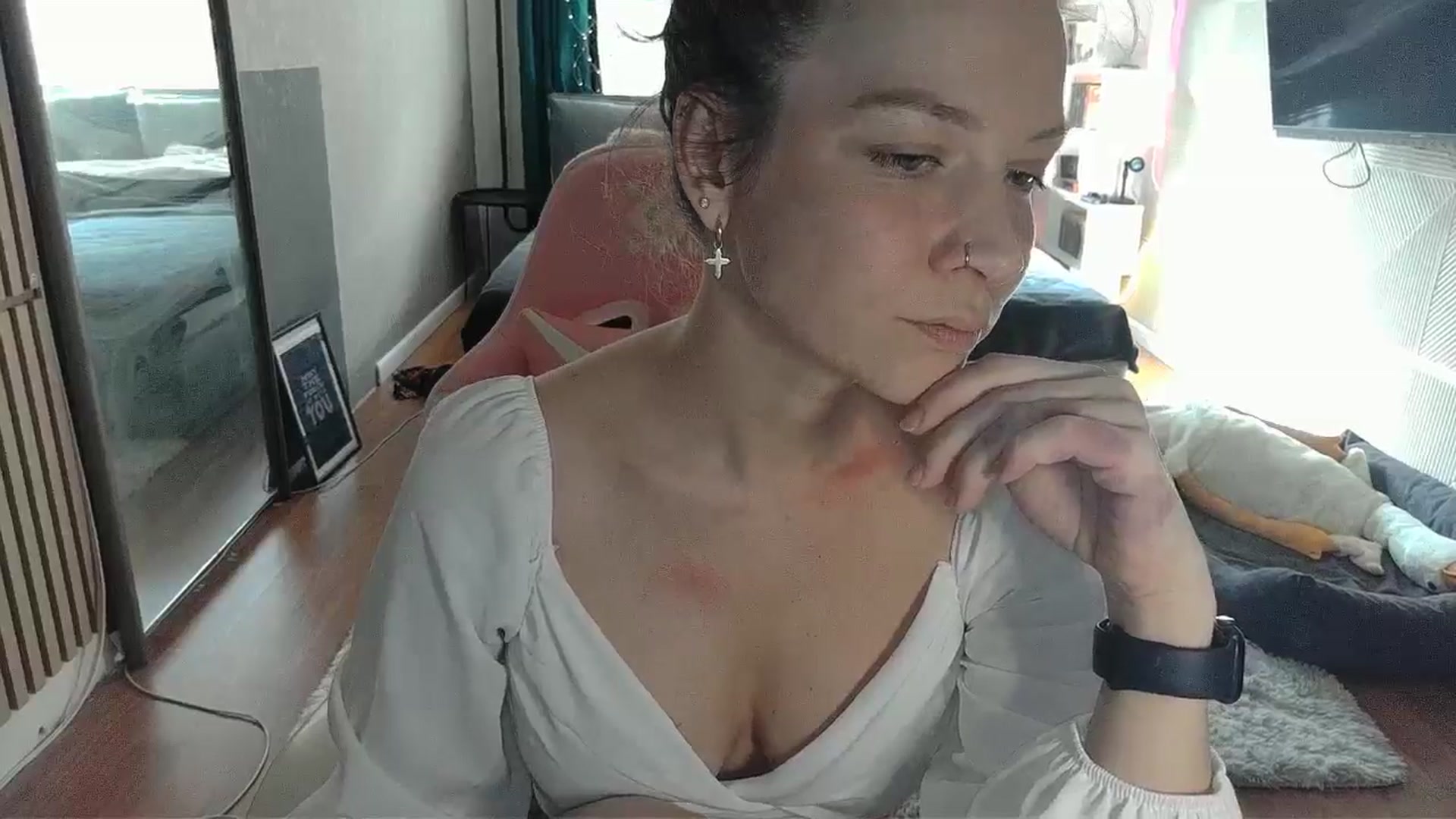 Gallery image thumbnail from Qi_ra's myfreecams stream on, 04/12/2026, 14:36 image 3 of 20